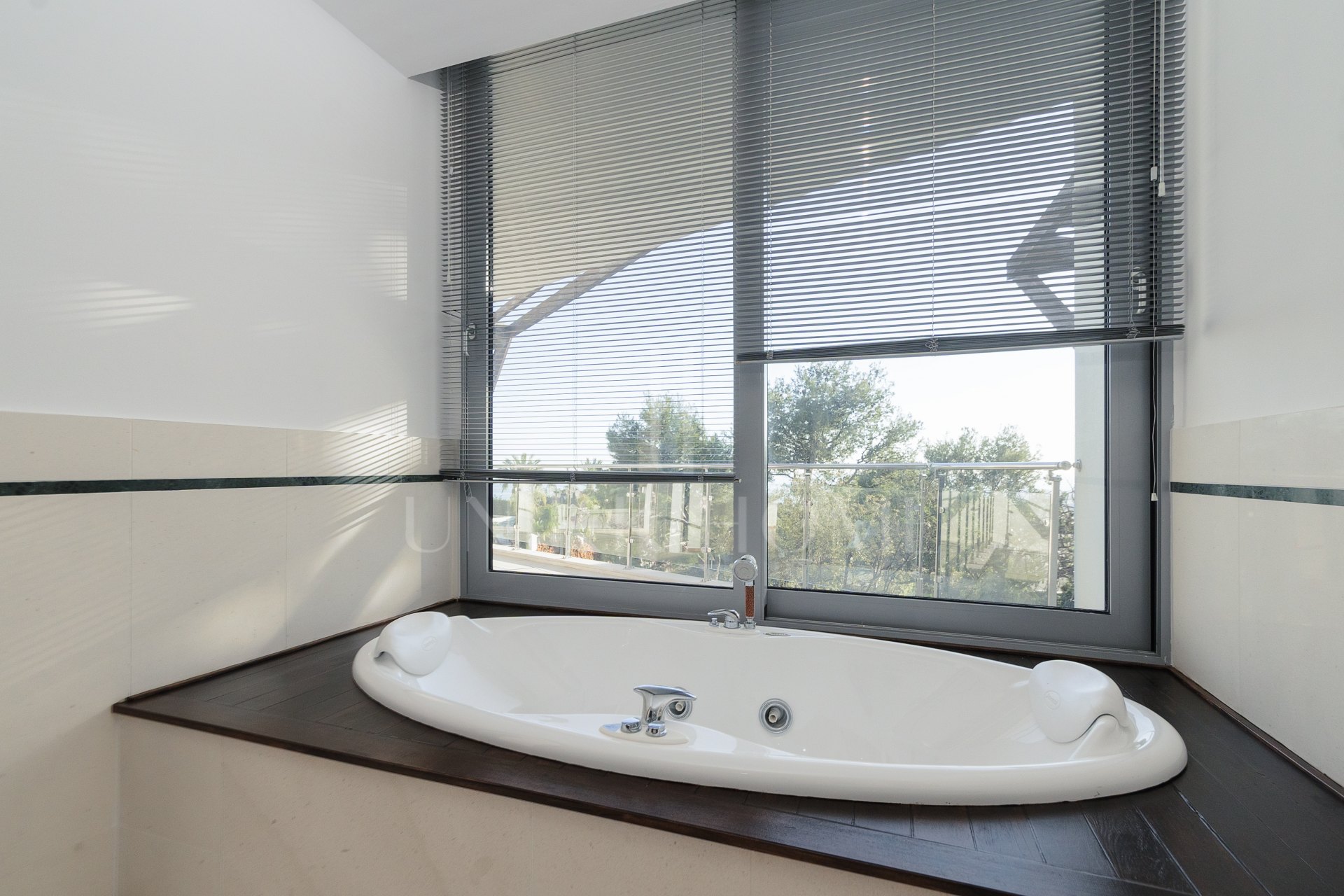 Luxury Semi-Detached House in Meisho Hills, Marbella Golden Mile