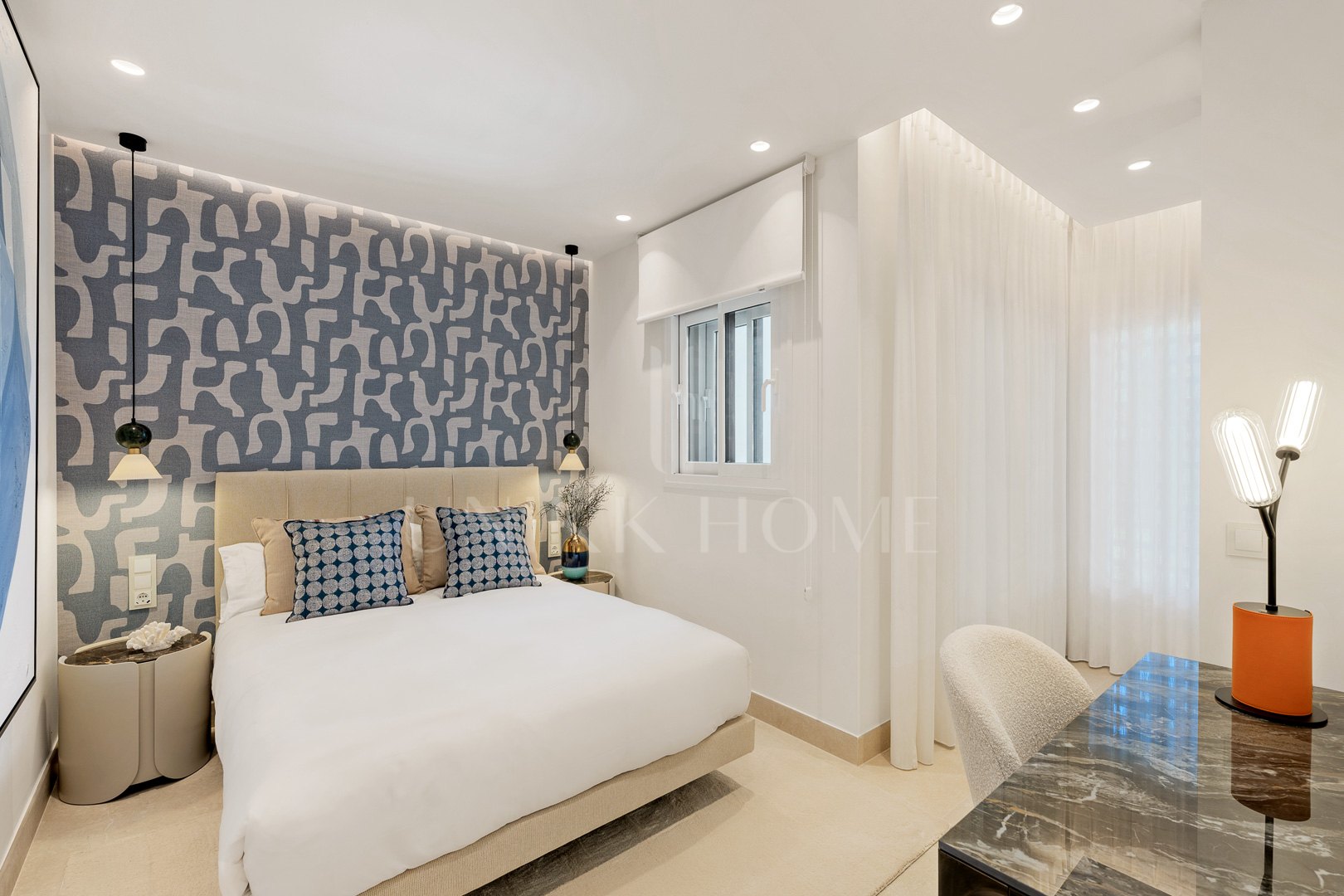 Exclusivo apartamento de lujo en primera línea de playa en Bahía del Velerín, Estepona