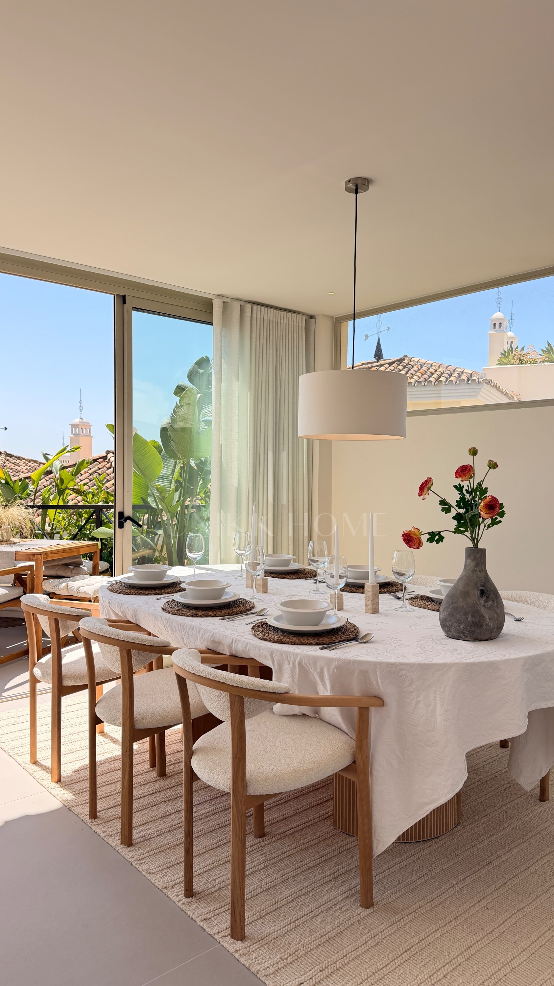 Renovated 3 Bedroom Apartment with private pool, sea & mountain views in Nueva Andalucía