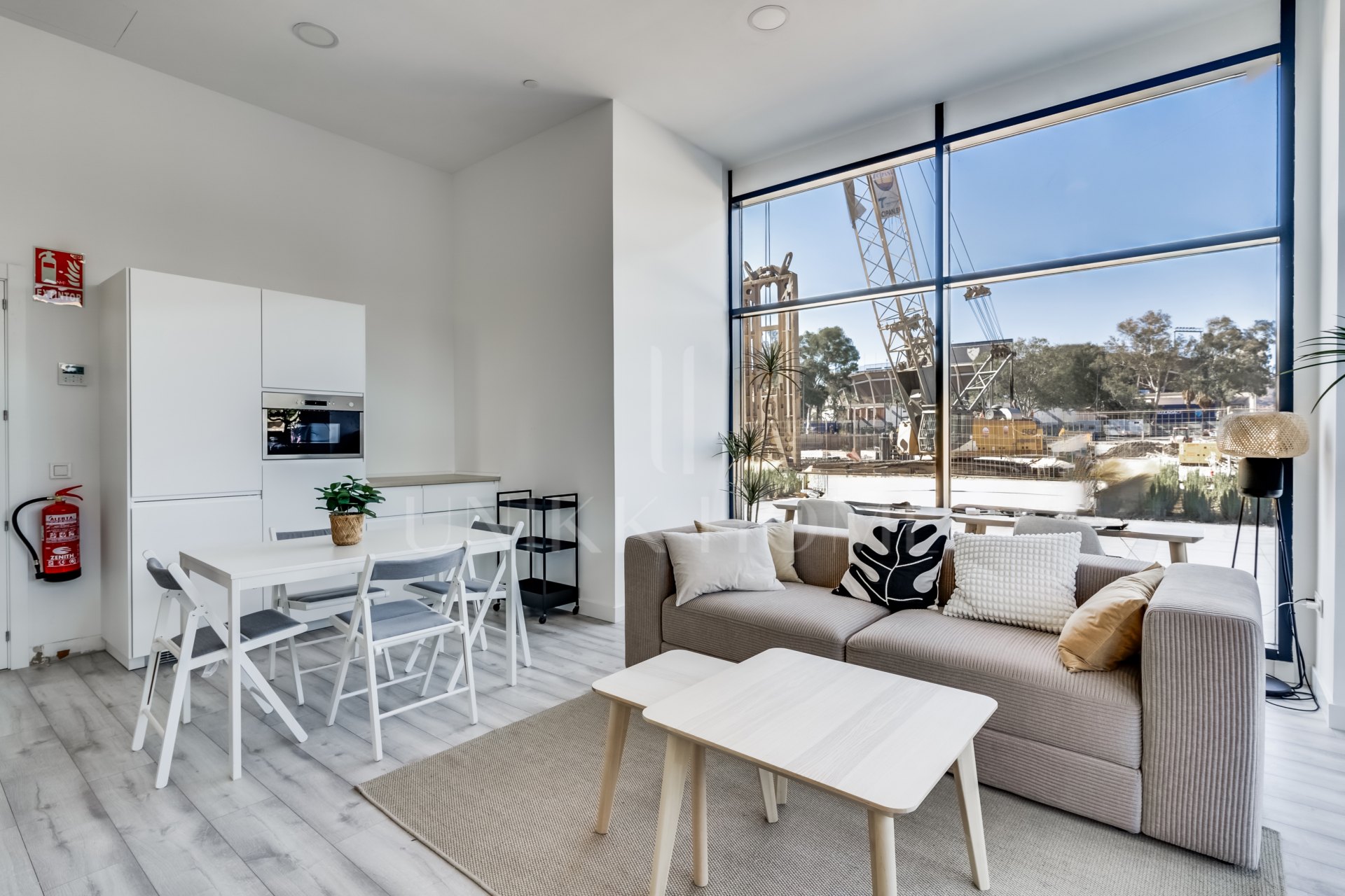 Moderno Apartamento en Malaga Urban Sky Tower – Planta 25 con Vistas Espectaculares