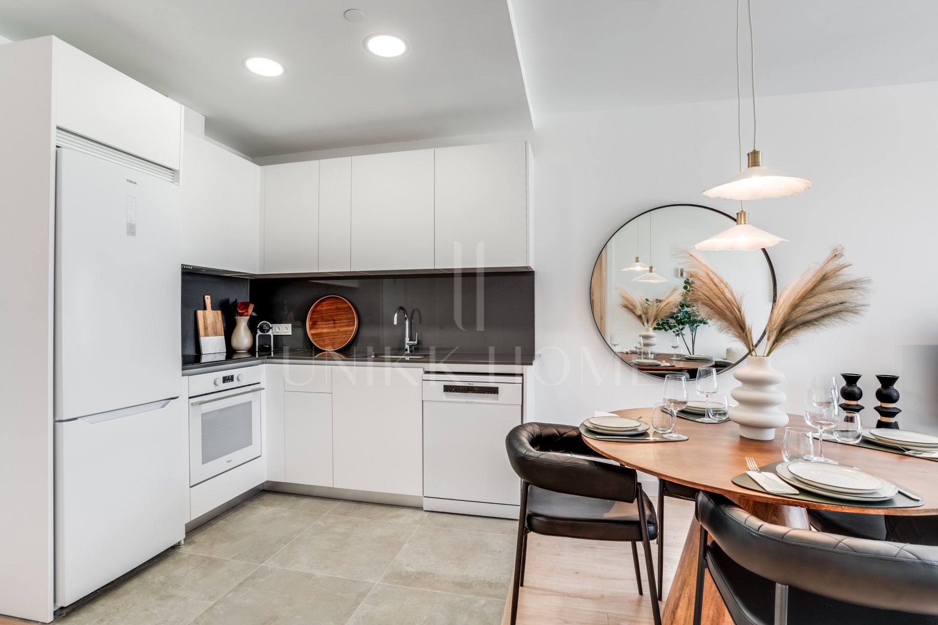 Moderno Apartamento en Malaga Urban Sky Tower – Planta 25 con Vistas Espectaculares