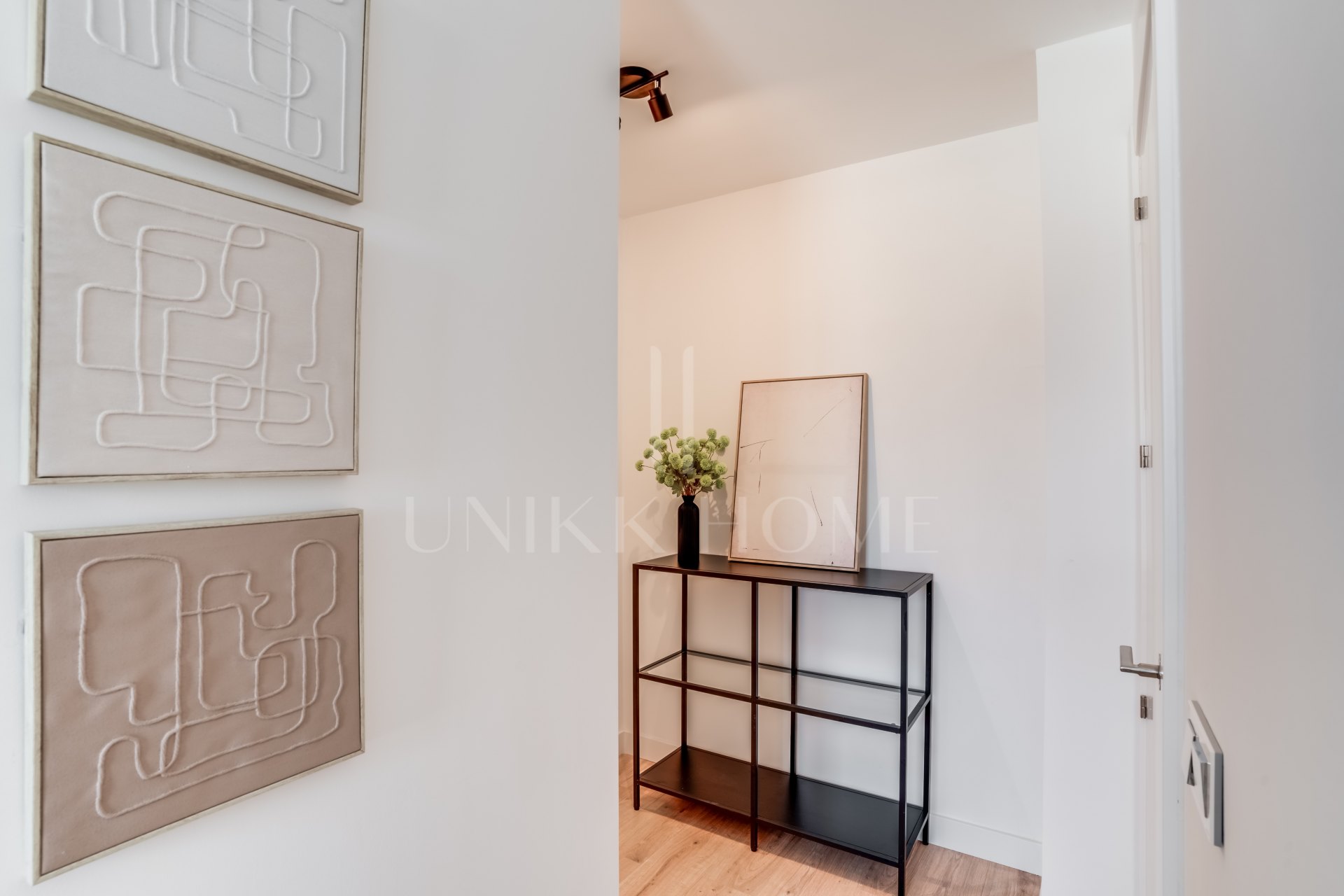 Moderno Apartamento en Malaga Urban Sky Tower – Planta 25 con Vistas Espectaculares