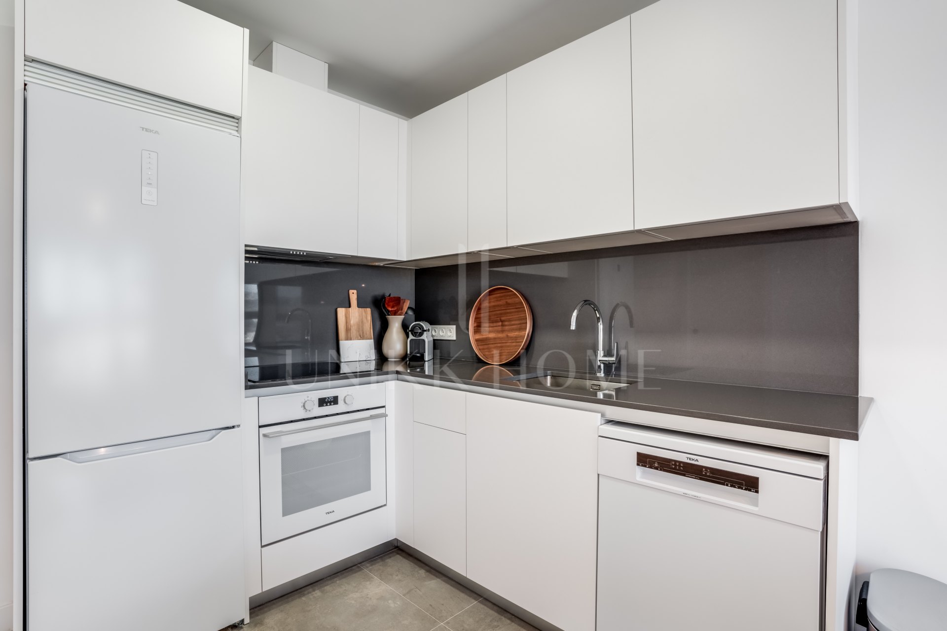 Moderno Apartamento en Malaga Urban Sky Tower – Planta 25 con Vistas Espectaculares