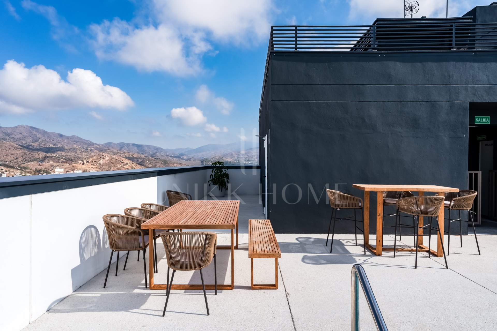 Moderno Apartamento en Malaga Urban Sky Tower – Planta 25 con Vistas Espectaculares