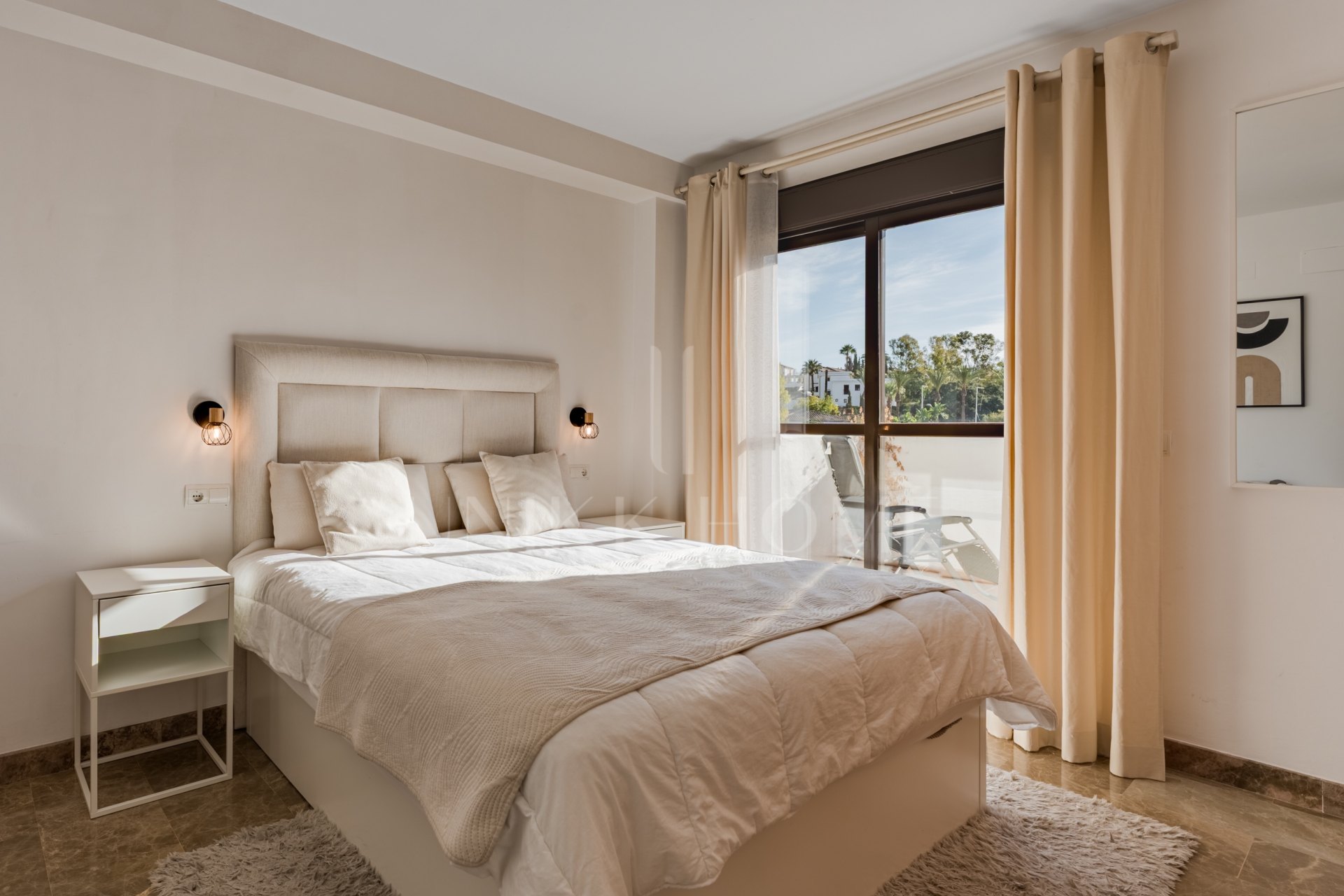 Beautiful Two-Bedroom Apartment Overlooking the Pool in Golf Hills, Estepona