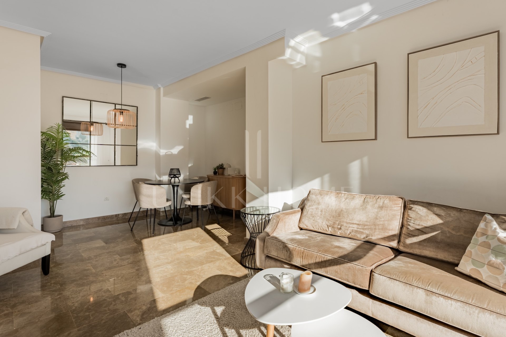 Beautiful Two-Bedroom Apartment Overlooking the Pool in Golf Hills, Estepona