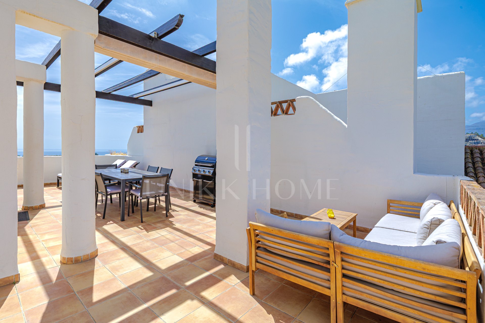 Panoramic Sea View Apartment in Sunset Golf, Estepona