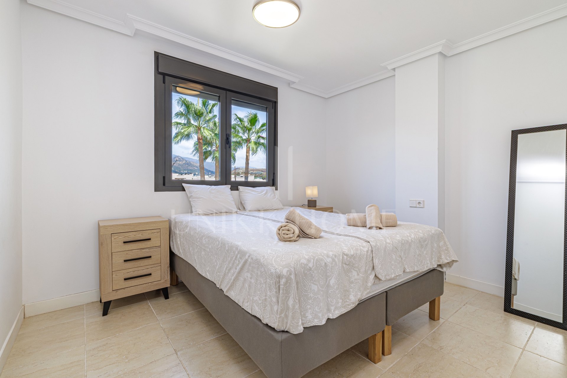 Panoramic Sea View Apartment in Sunset Golf, Estepona