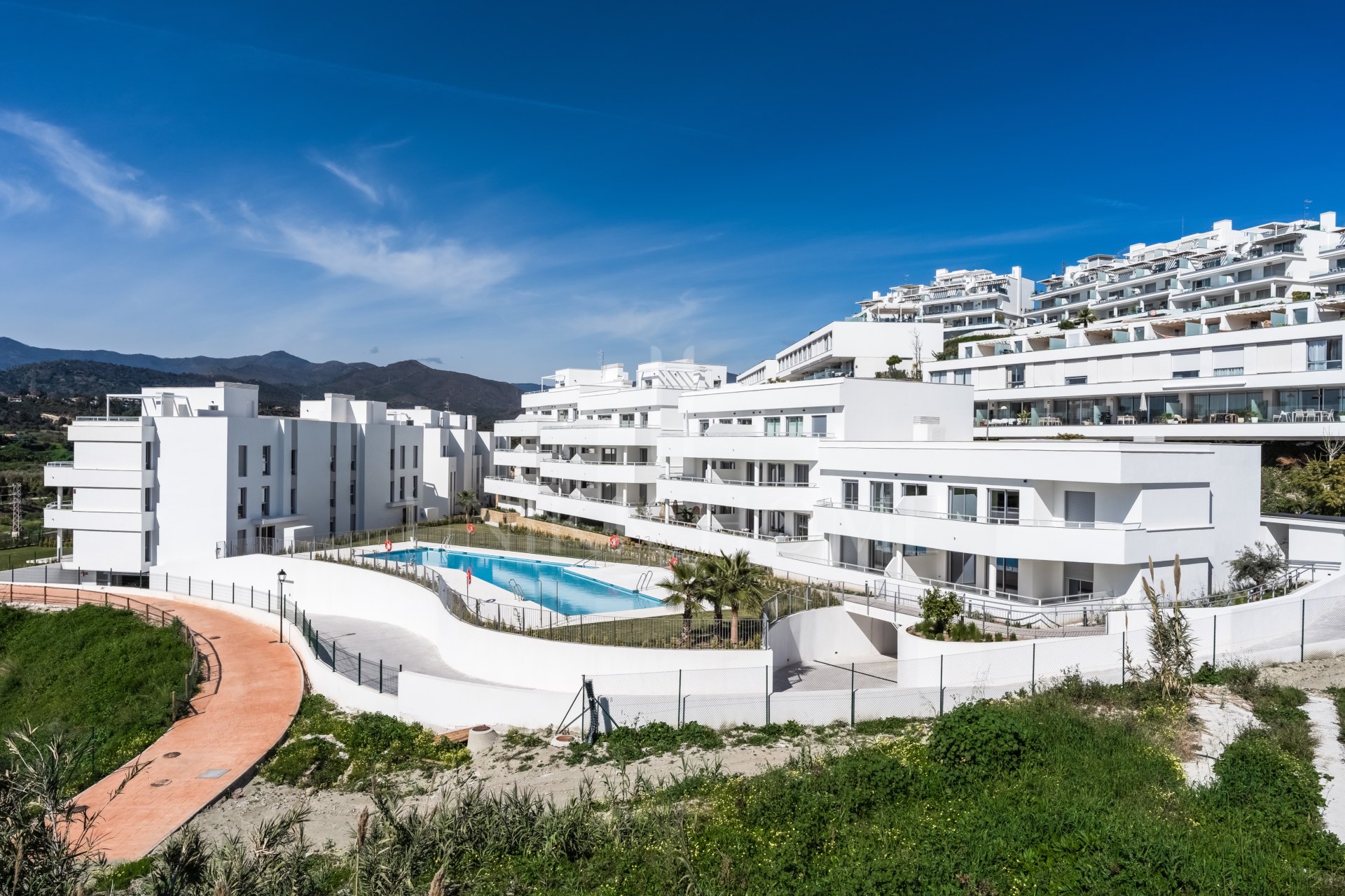 Contemporary 2-Bedroom Apartment in Oceana Gardens, Cancelada