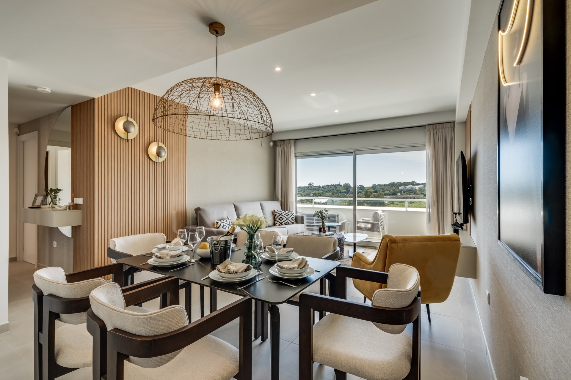 Contemporary 2-Bedroom Apartment in Oceana Gardens, Cancelada