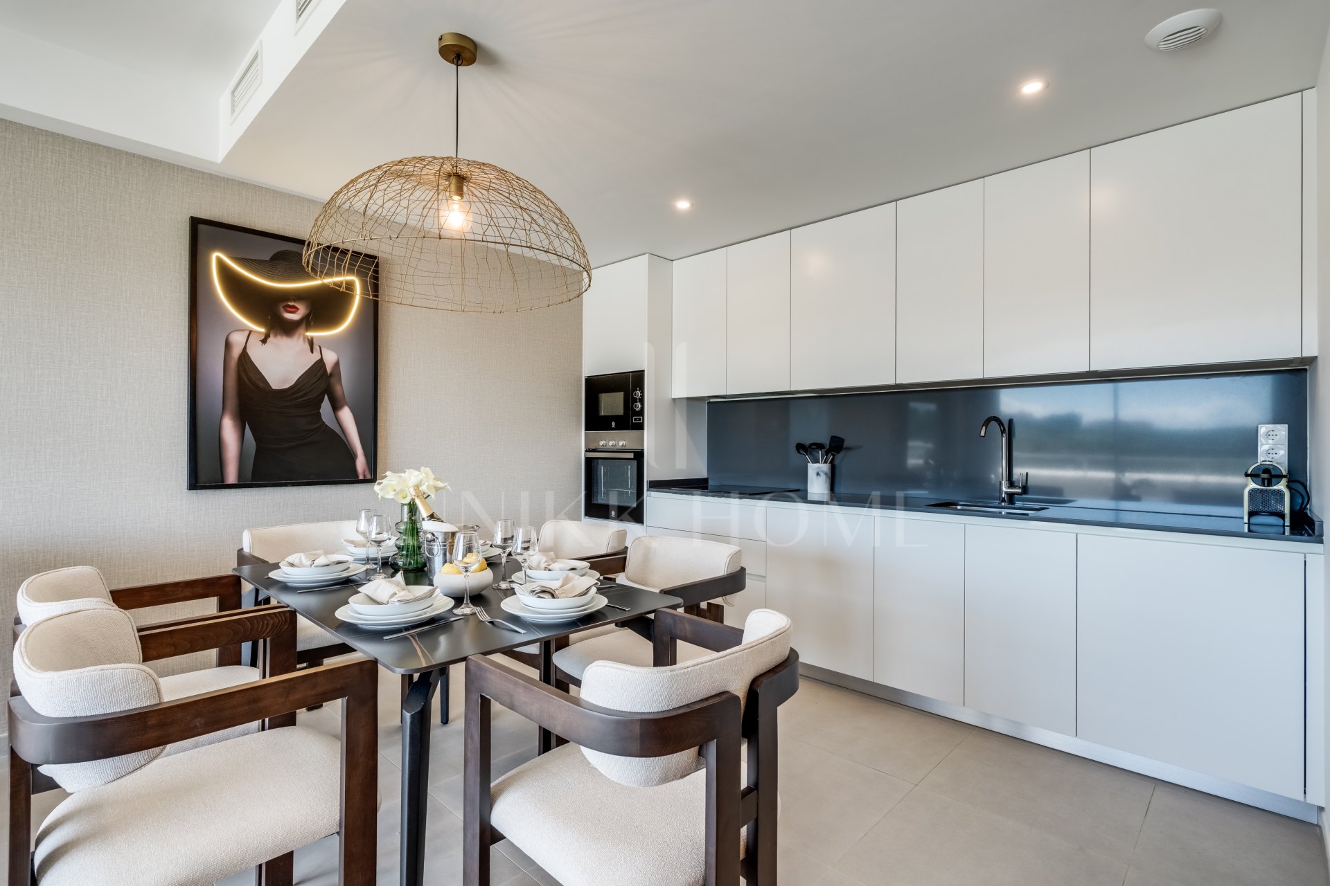 Contemporary 2-Bedroom Apartment in Oceana Gardens, Cancelada