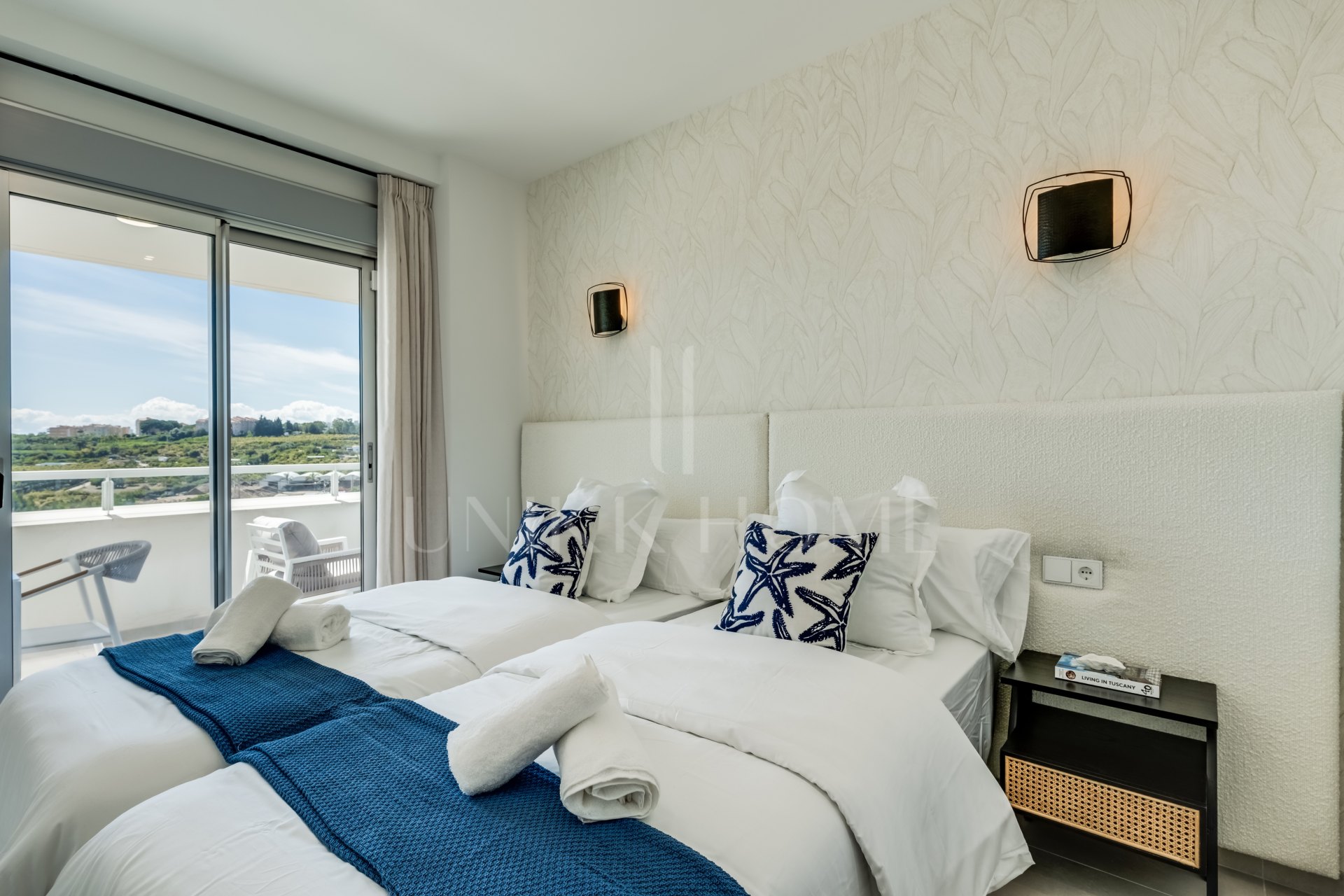 Contemporary 2-Bedroom Apartment in Oceana Gardens, Cancelada