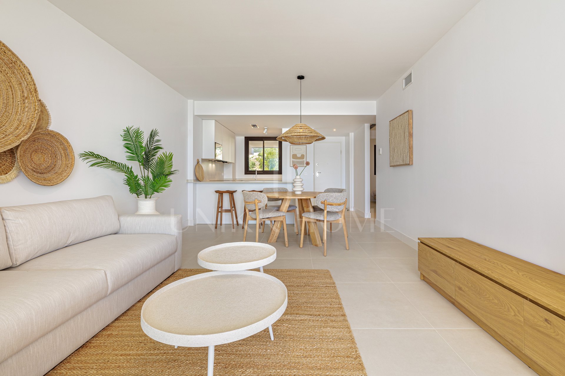 Contemporary Apartment with Exceptional Outdoor Space in Lomas del Higuerón
