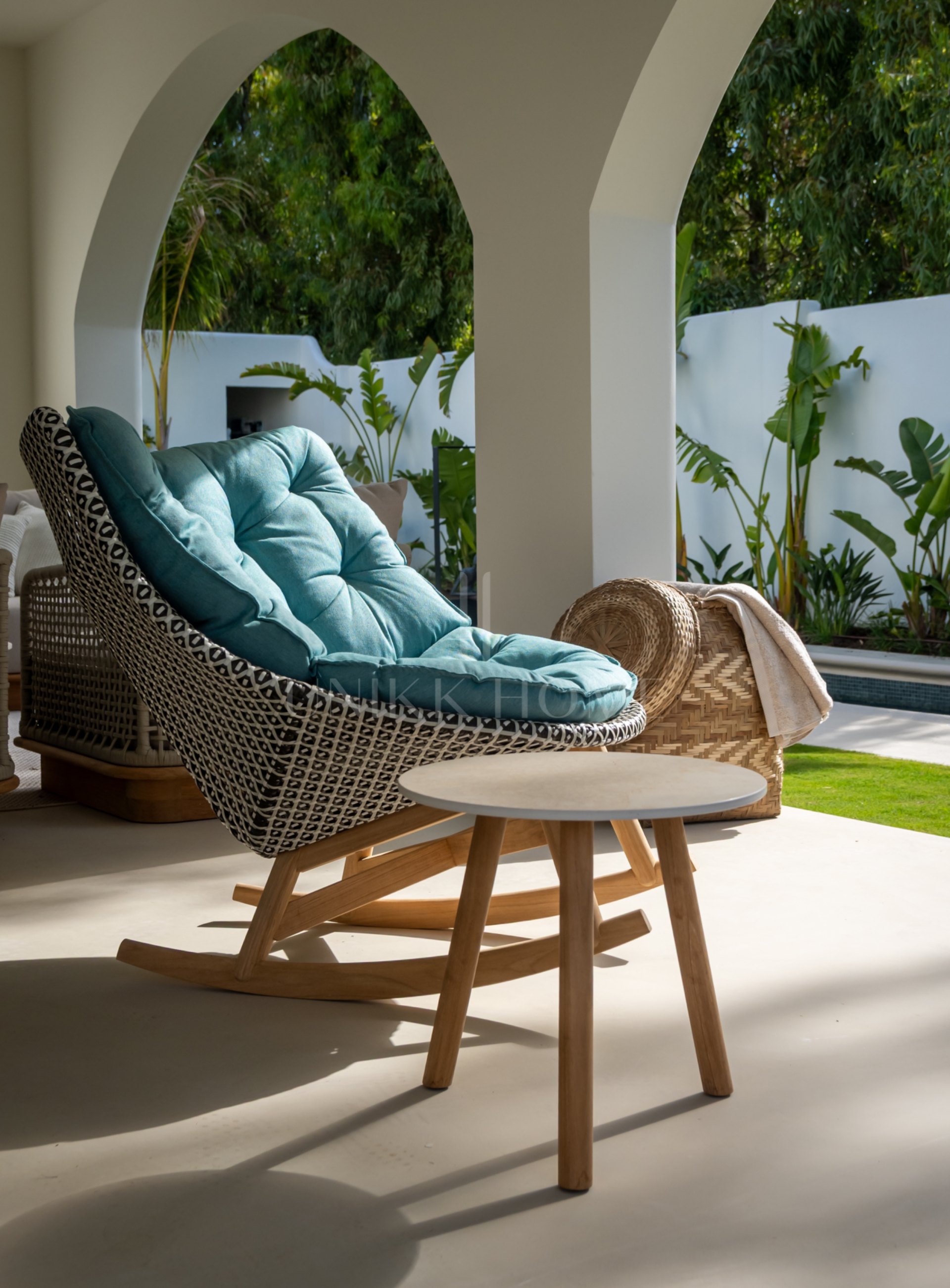 Elegancia Contemporánea a Pocos Pasos del Mar en Guadalmina Casasola, Marbella
