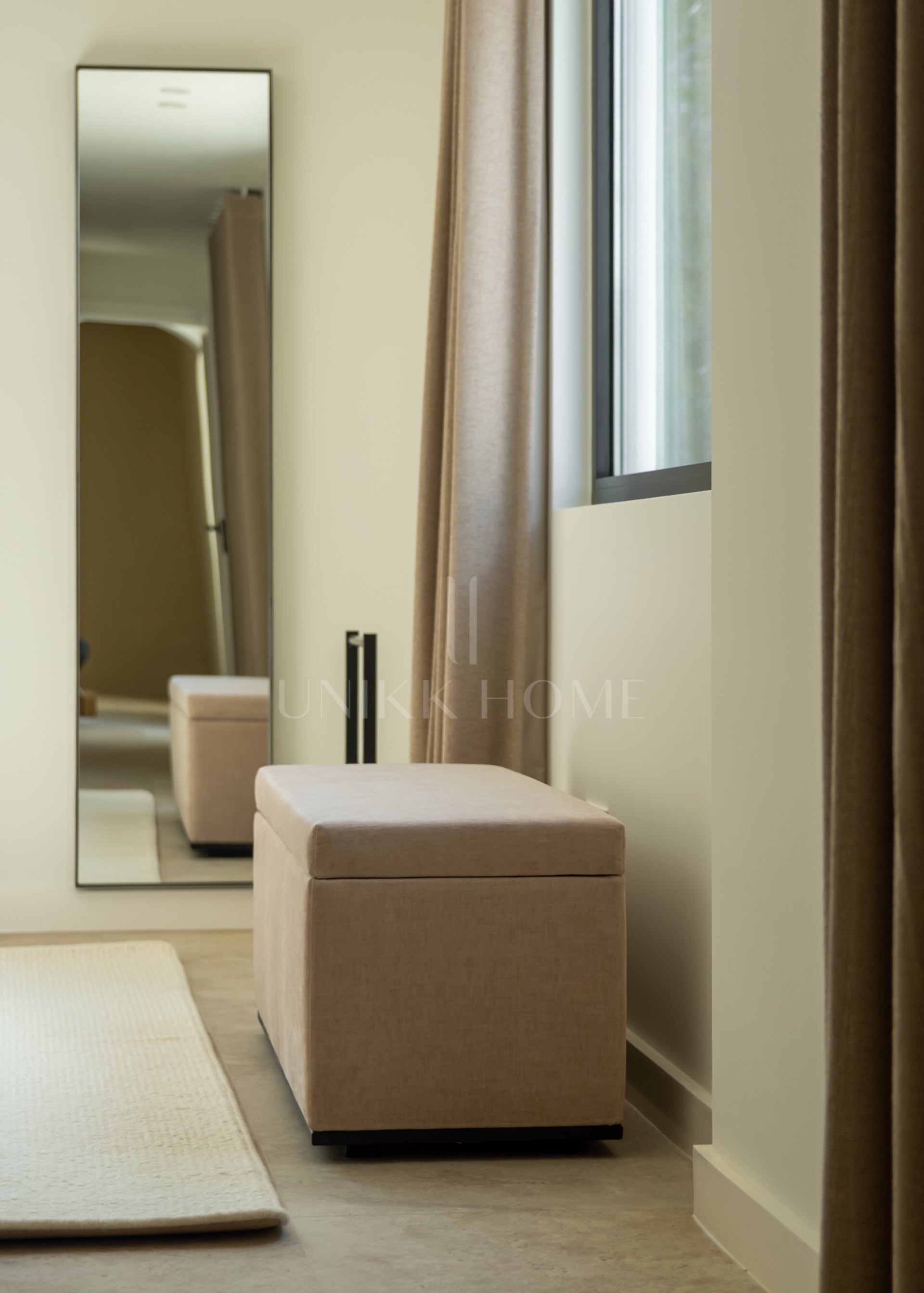 Elegancia Contemporánea a Pocos Pasos del Mar en Guadalmina Casasola, Marbella