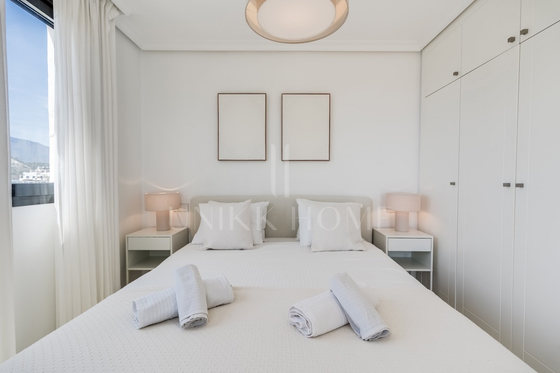 Ático Dúplex de Lujo con Vistas Panorámicas al Mar en Sunset Golf, Estepona