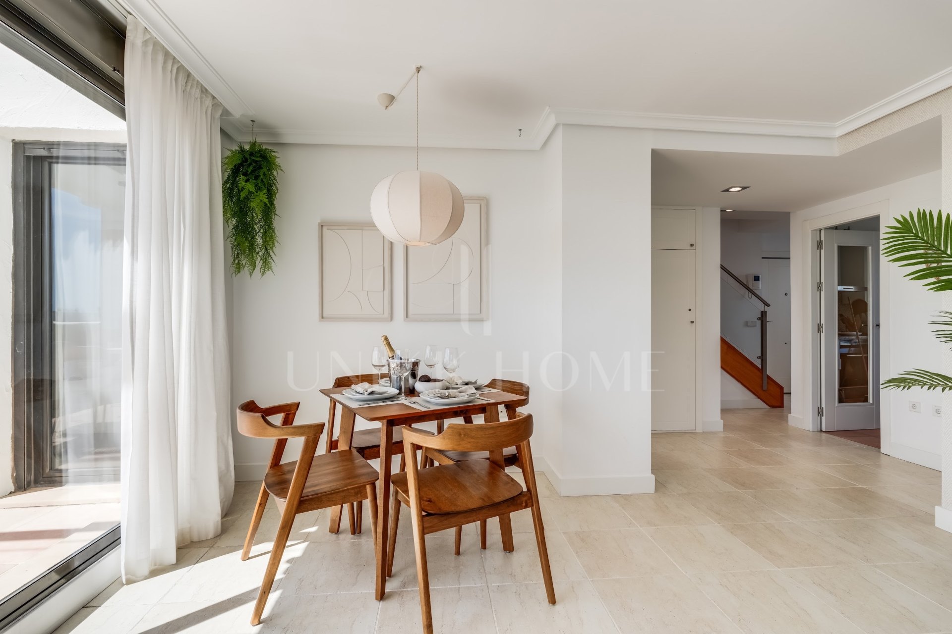 Ático Dúplex de Lujo con Vistas Panorámicas al Mar en Sunset Golf, Estepona