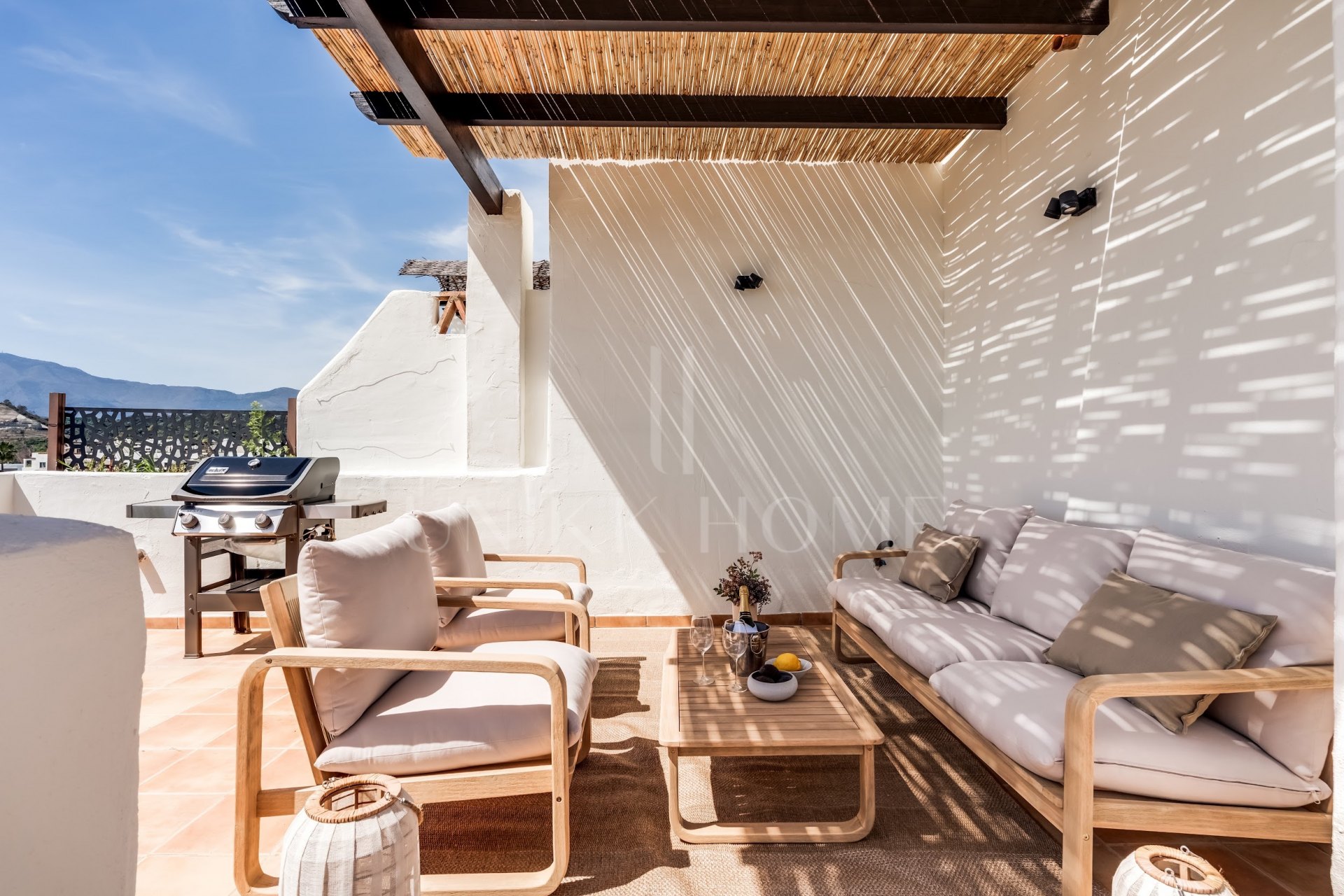 Ático Dúplex de Lujo con Vistas Panorámicas al Mar en Sunset Golf, Estepona