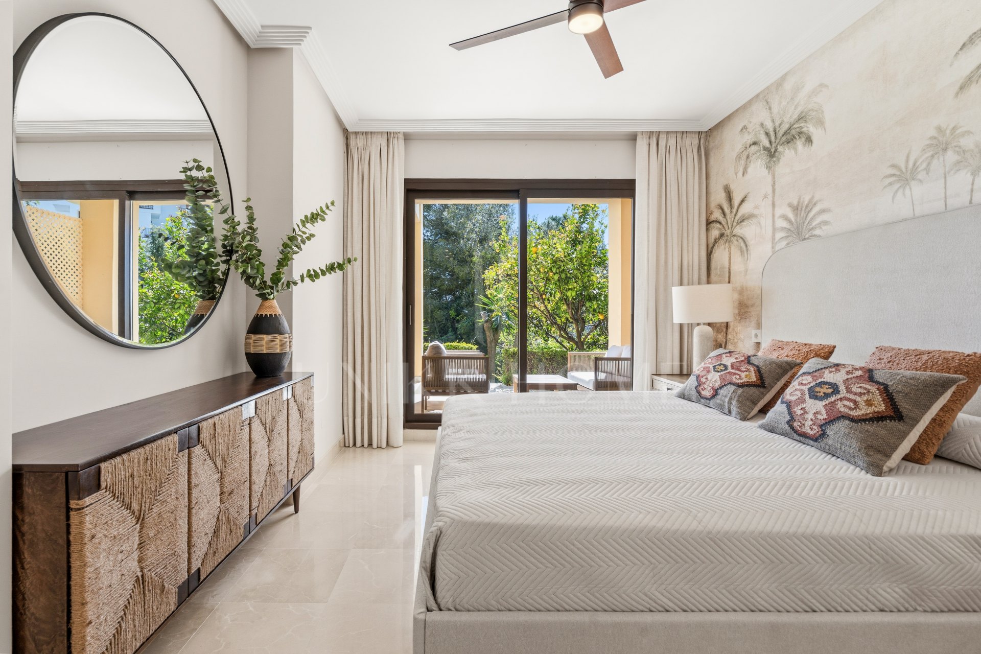 Stunning Recently Renovated 3-Bedroom Apartment in Los Pinos, Los Arqueros