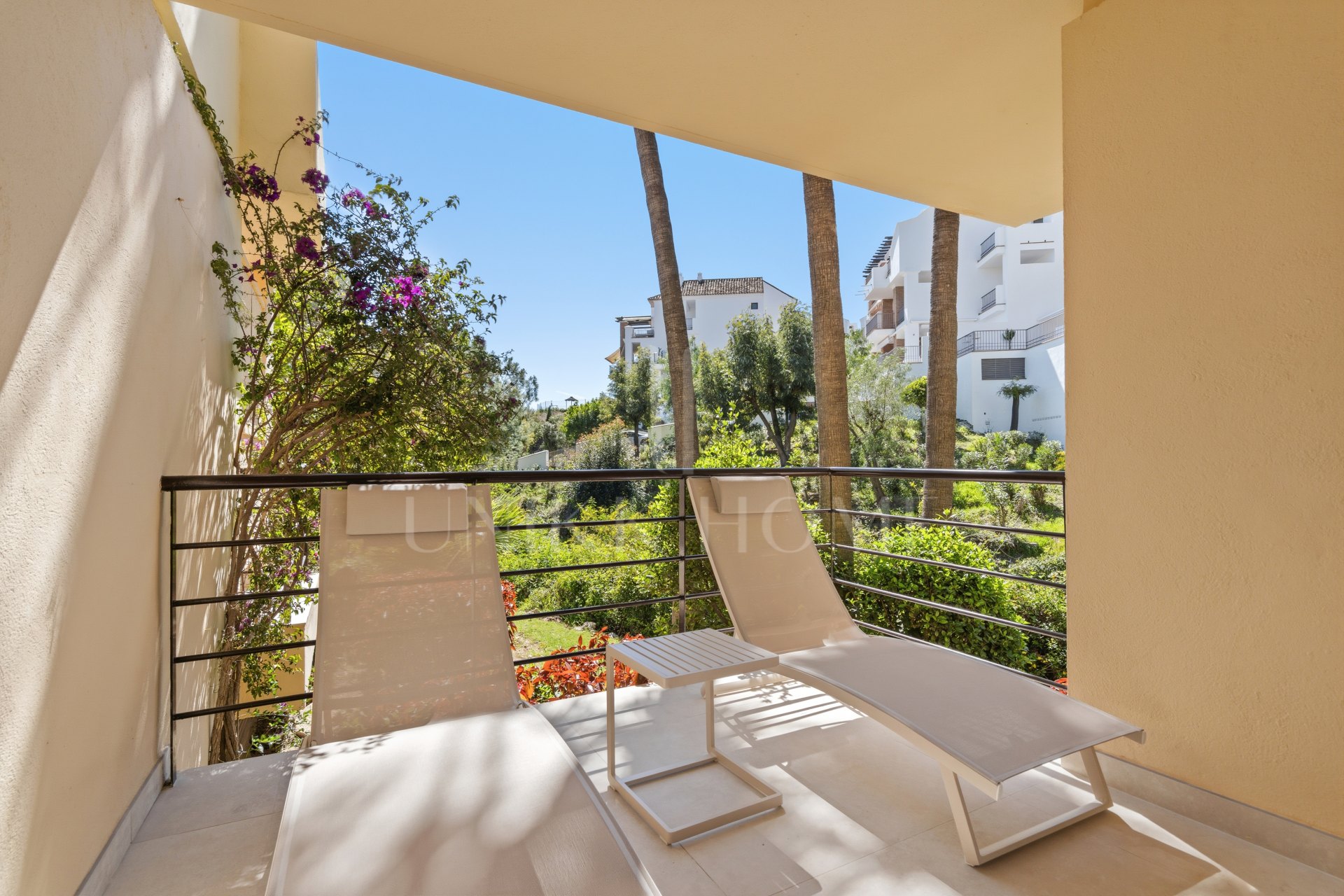 Stunning Recently Renovated 3-Bedroom Apartment in Los Pinos, Los Arqueros