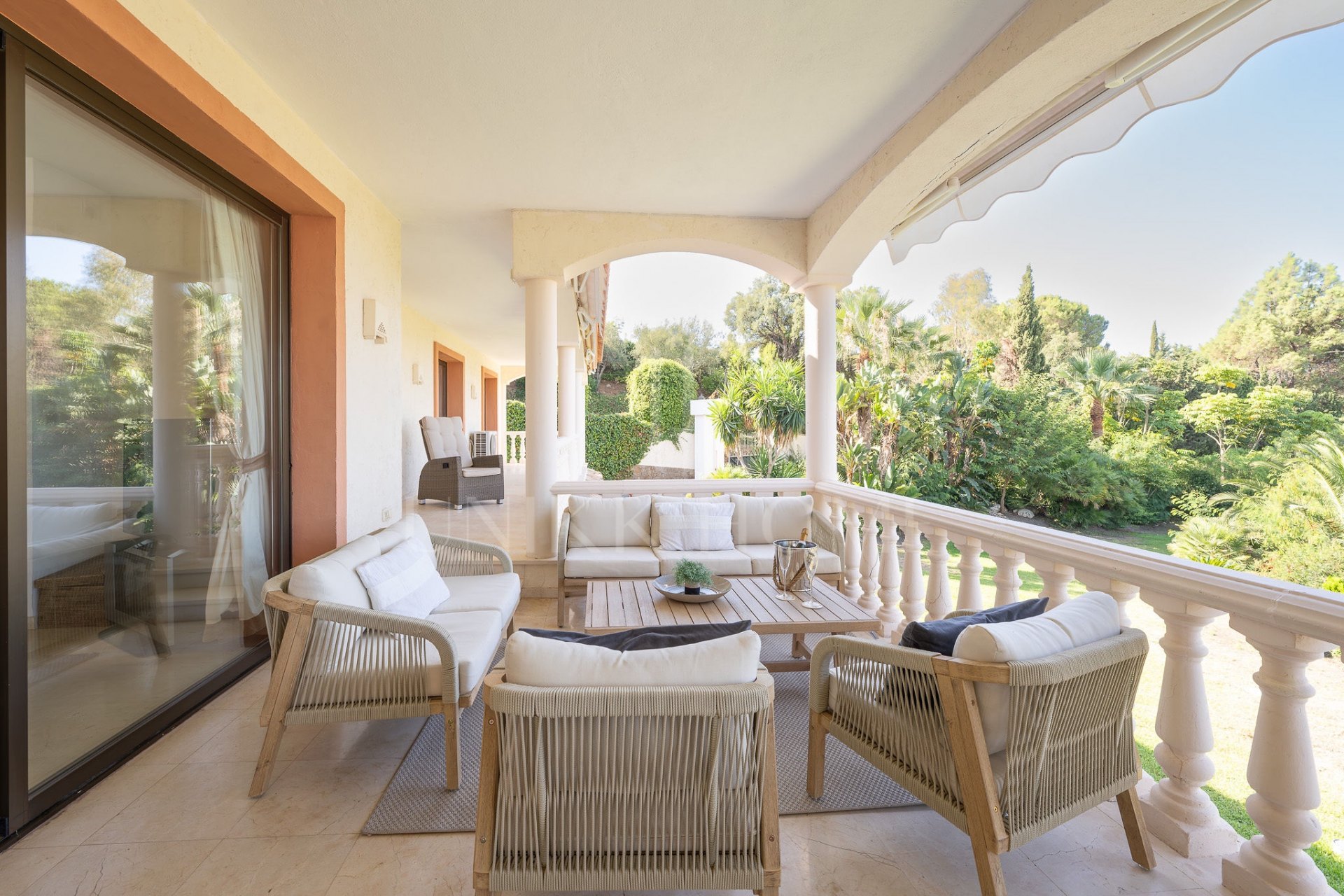 Villa de lujo con vistas panorámicas al mar y a La Concha en El Rosario, Marbella