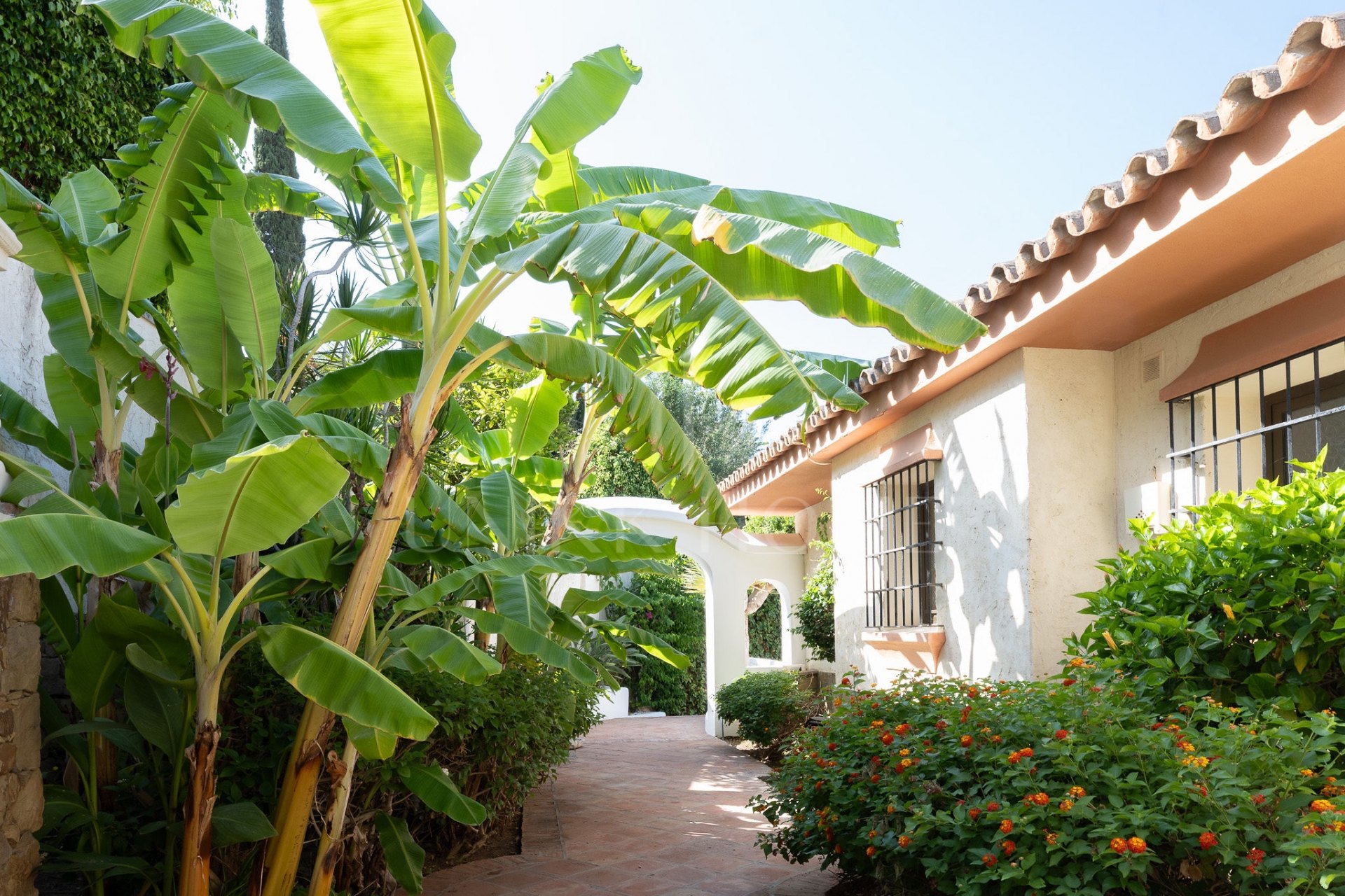 Villa de lujo con vistas panorámicas al mar y a La Concha en El Rosario, Marbella