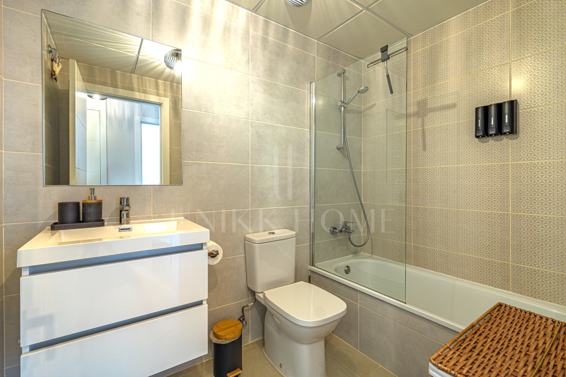 Brand-New 2-Bed Ground-Floor Apartment with Large Garden in Aranya, Estepona