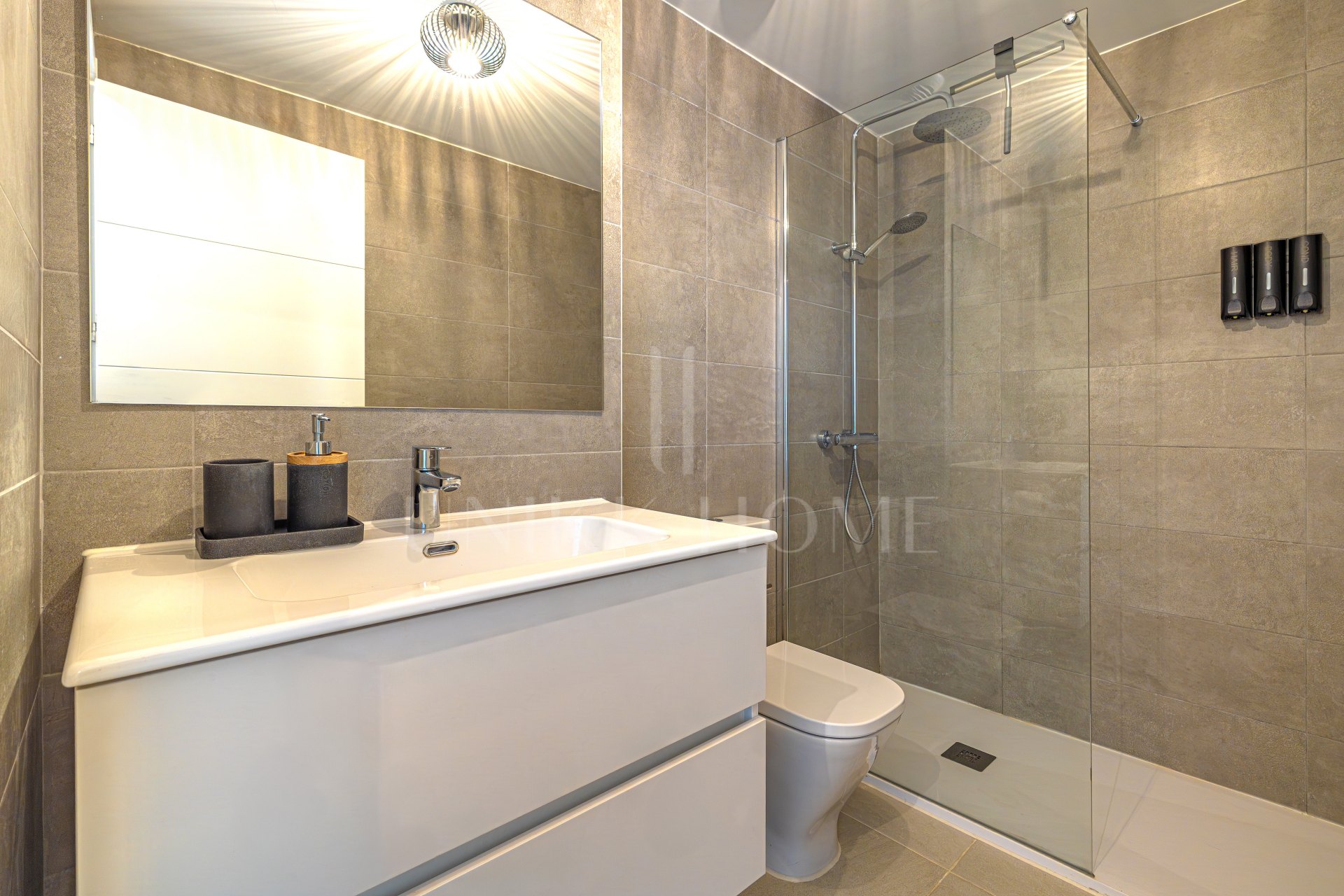 Brand-New 2-Bed Ground-Floor Apartment with Large Garden in Aranya, Estepona