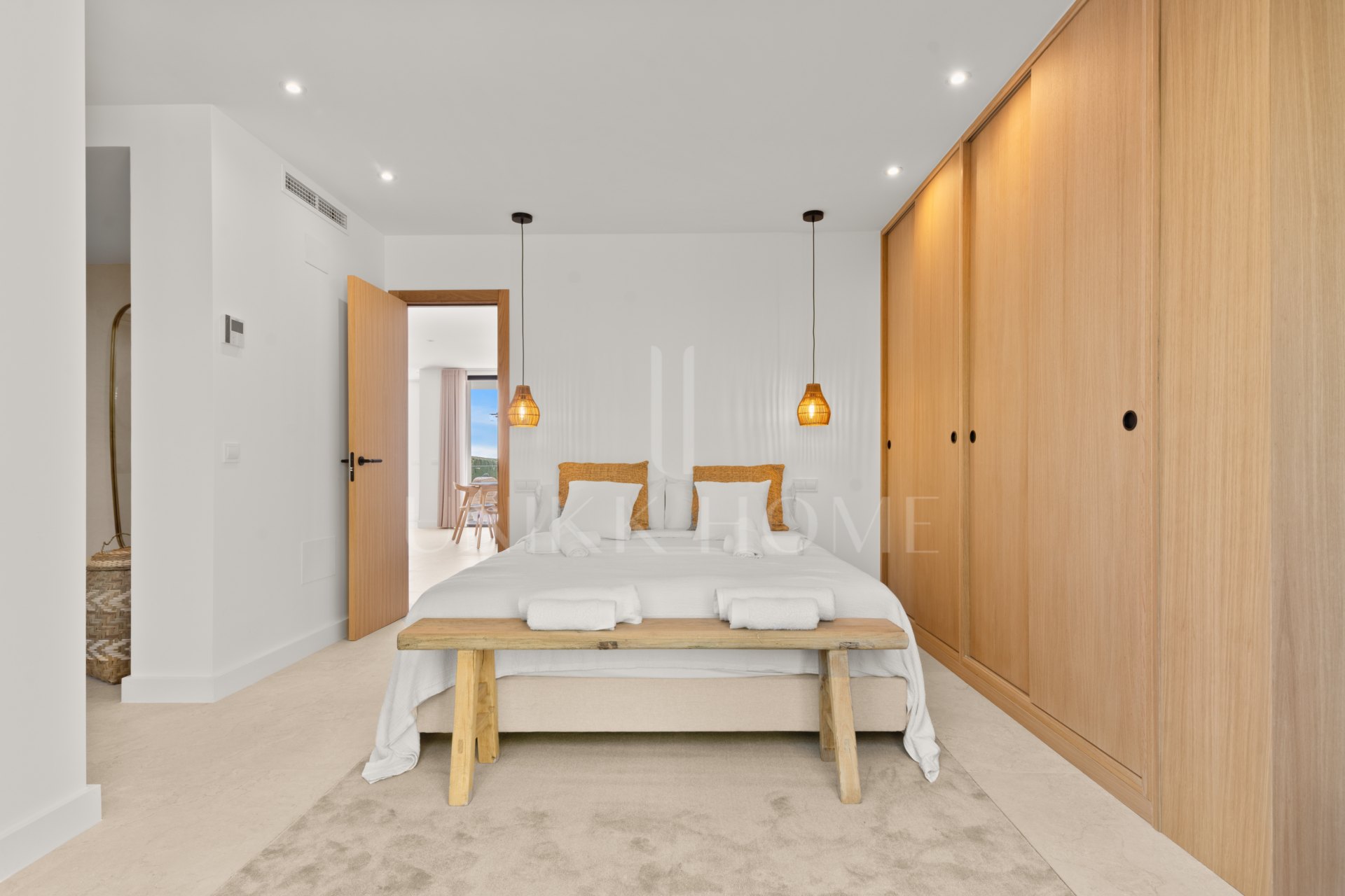 Elegant Renovated Villa with Panoramic Sea Views in El Paraíso Alto, Benahavís