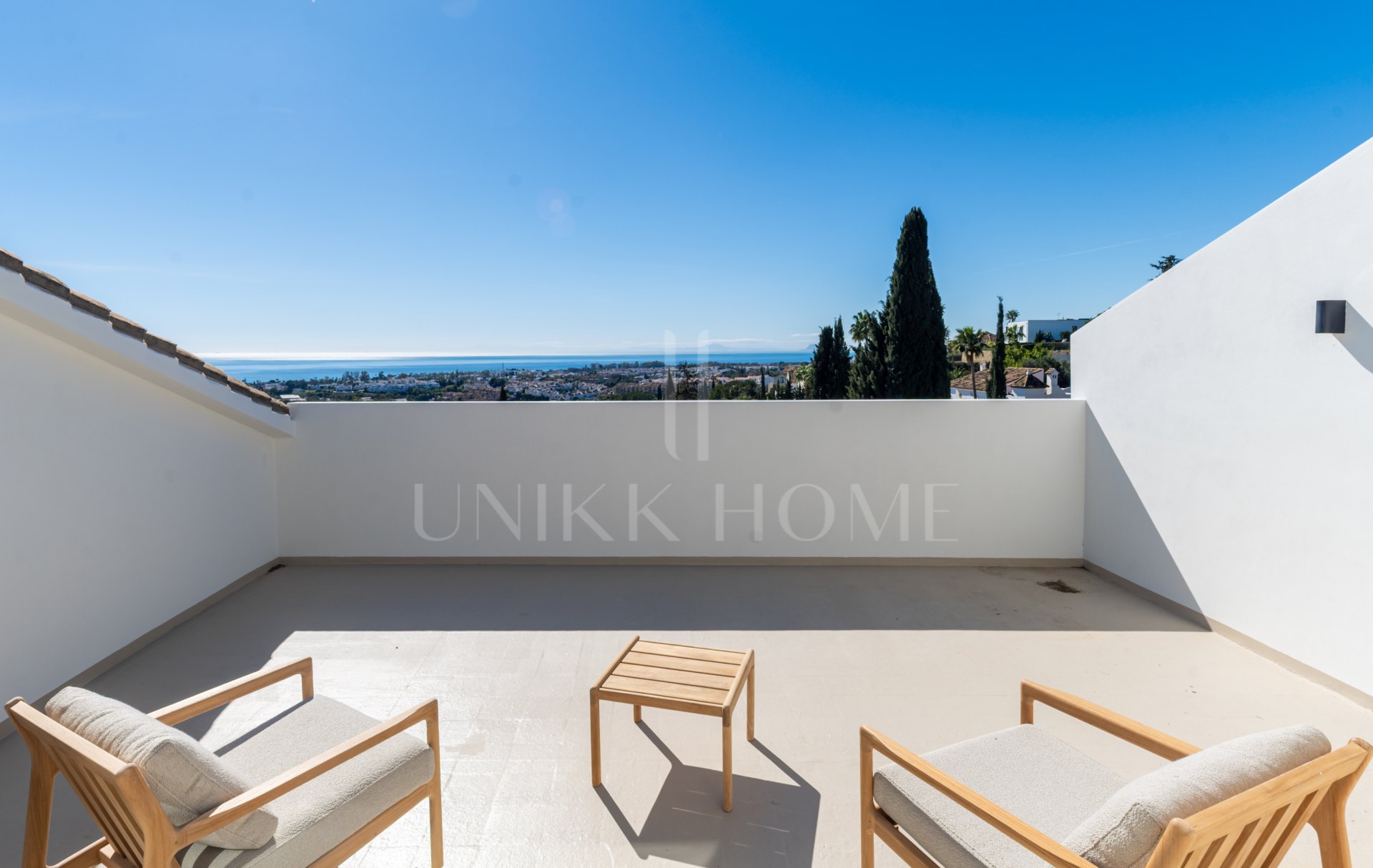 Elegant Renovated Villa with Panoramic Sea Views in El Paraíso Alto, Benahavís