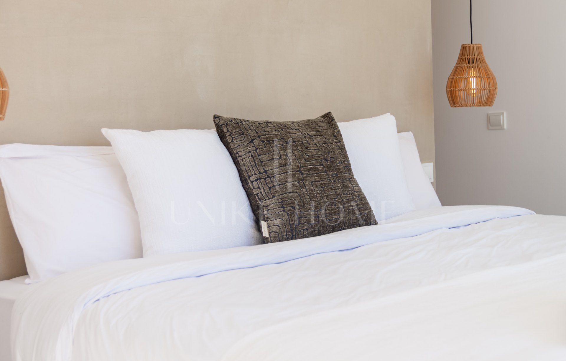 Elegant Renovated Villa with Panoramic Sea Views in El Paraíso Alto, Benahavís