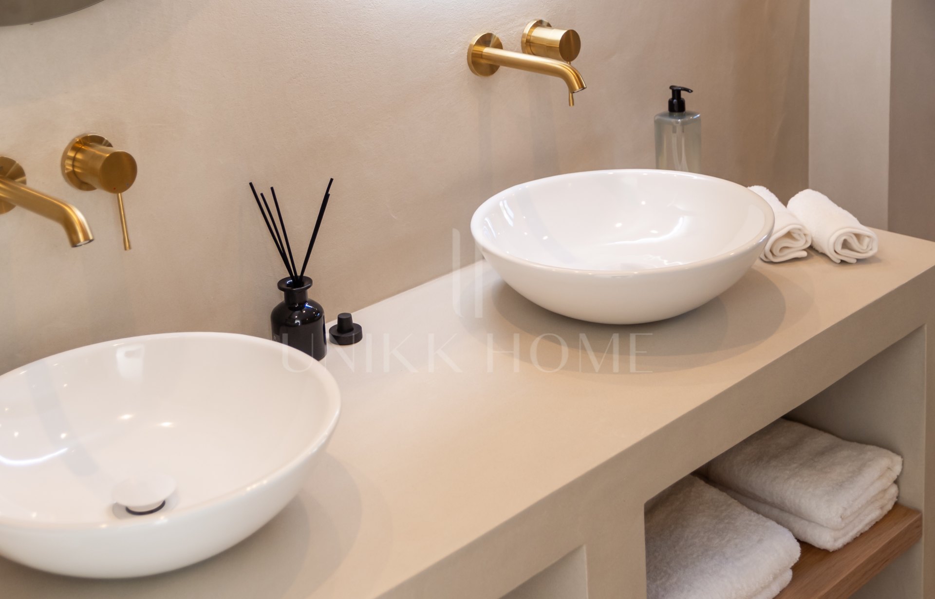 Elegant Renovated Villa with Panoramic Sea Views in El Paraíso Alto, Benahavís