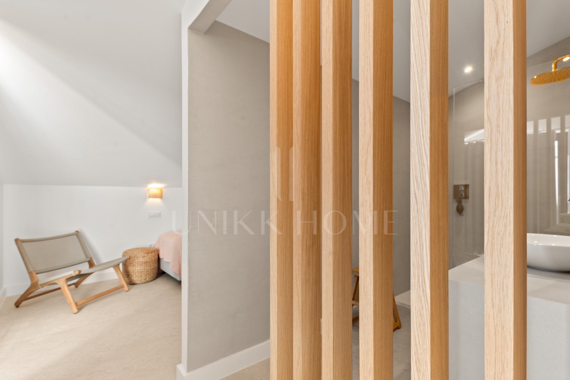 Elegant Renovated Villa with Panoramic Sea Views in El Paraíso Alto, Benahavís