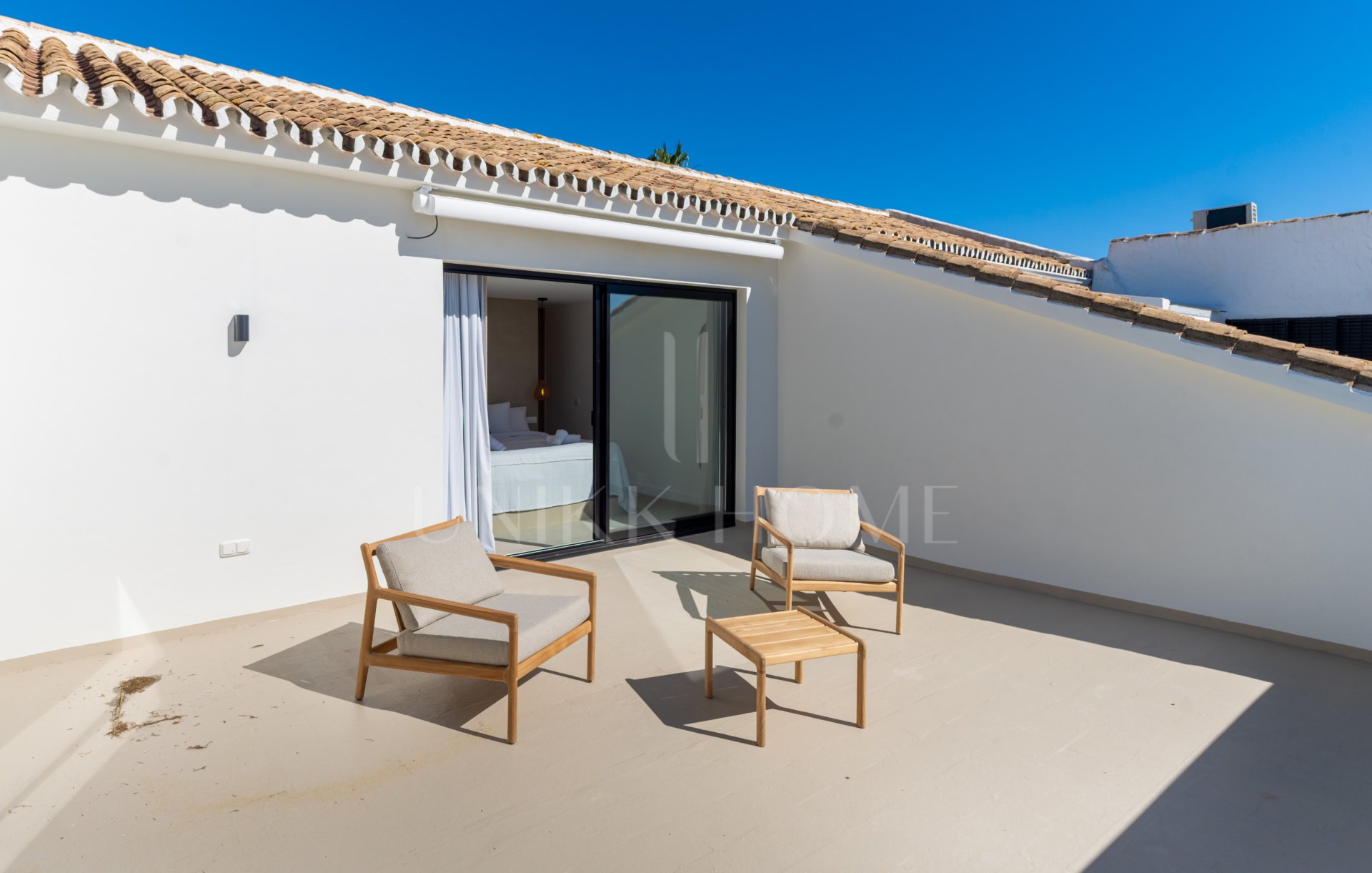 Elegant Renovated Villa with Panoramic Sea Views in El Paraíso Alto, Benahavís