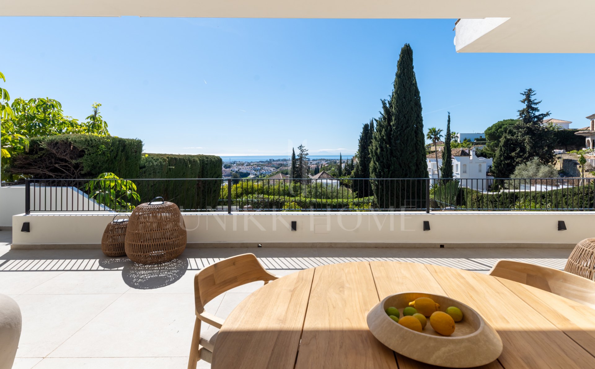 Elegant Renovated Villa with Panoramic Sea Views in El Paraíso Alto, Benahavís