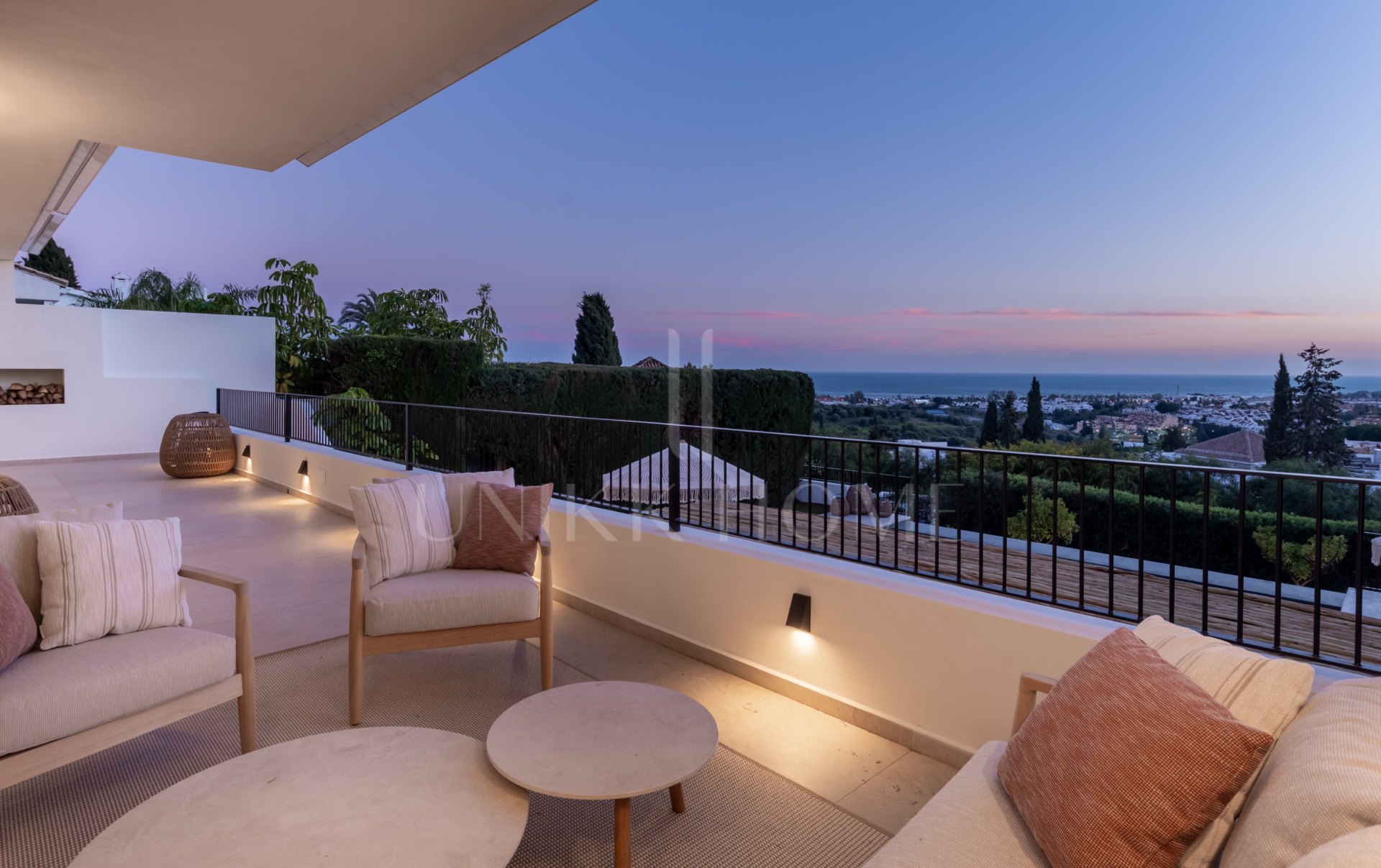 Elegant Renovated Villa with Panoramic Sea Views in El Paraíso Alto, Benahavís