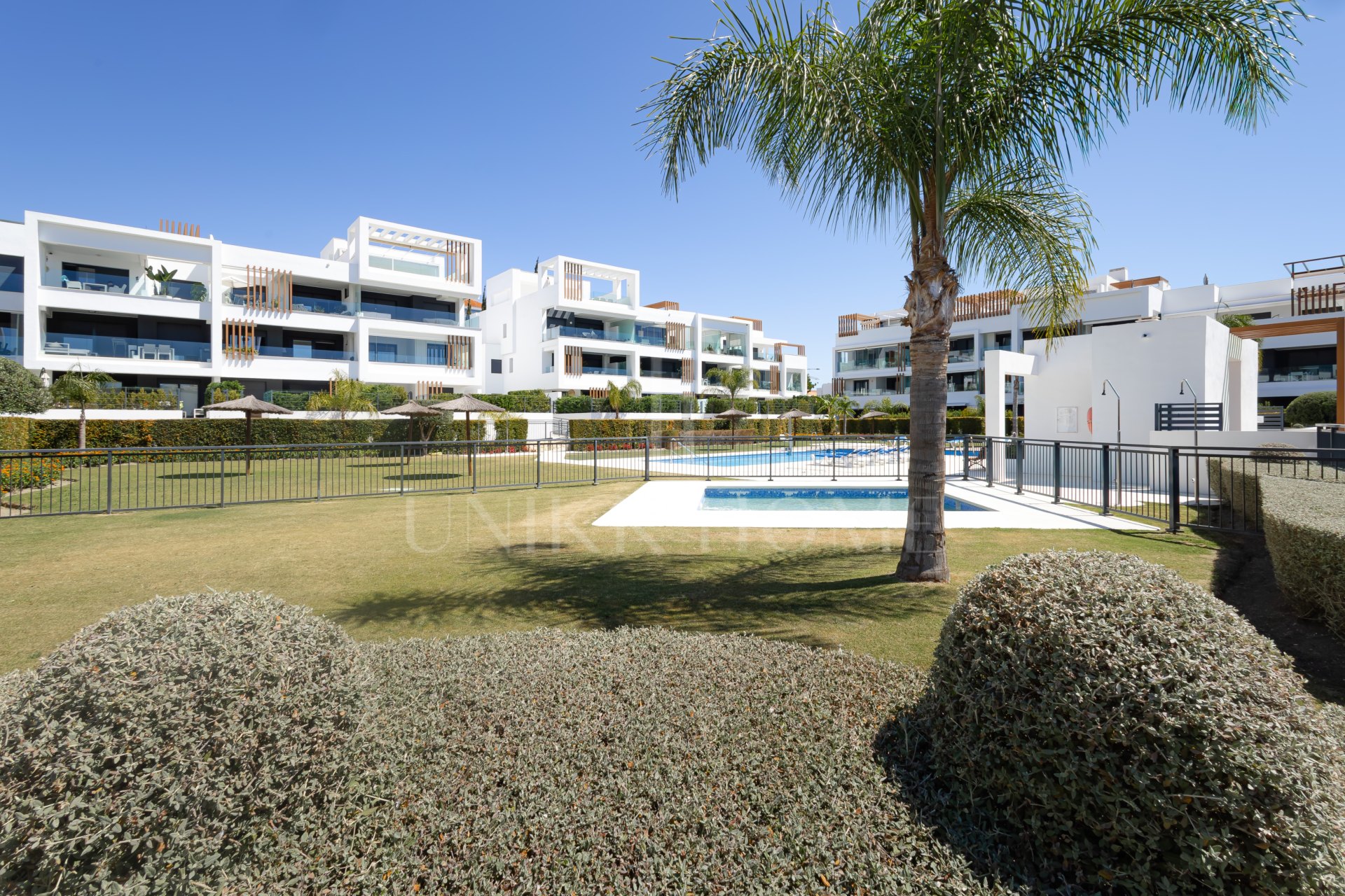 Beautiful 2-Bedroom Apartment in Miradores del Sol, Estepona
