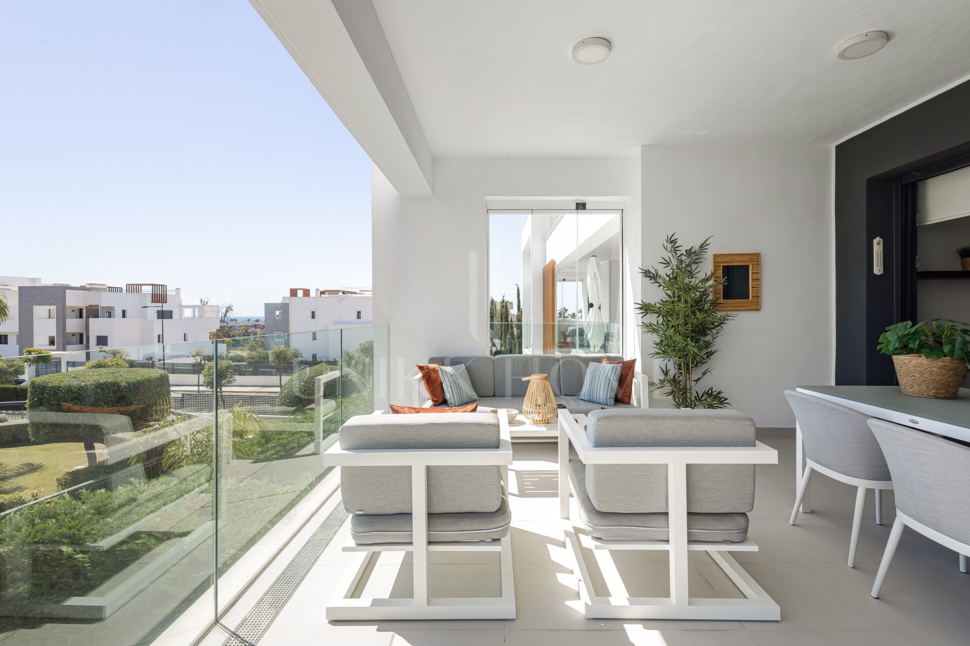 Beautiful 2-Bedroom Apartment in Miradores del Sol, Estepona