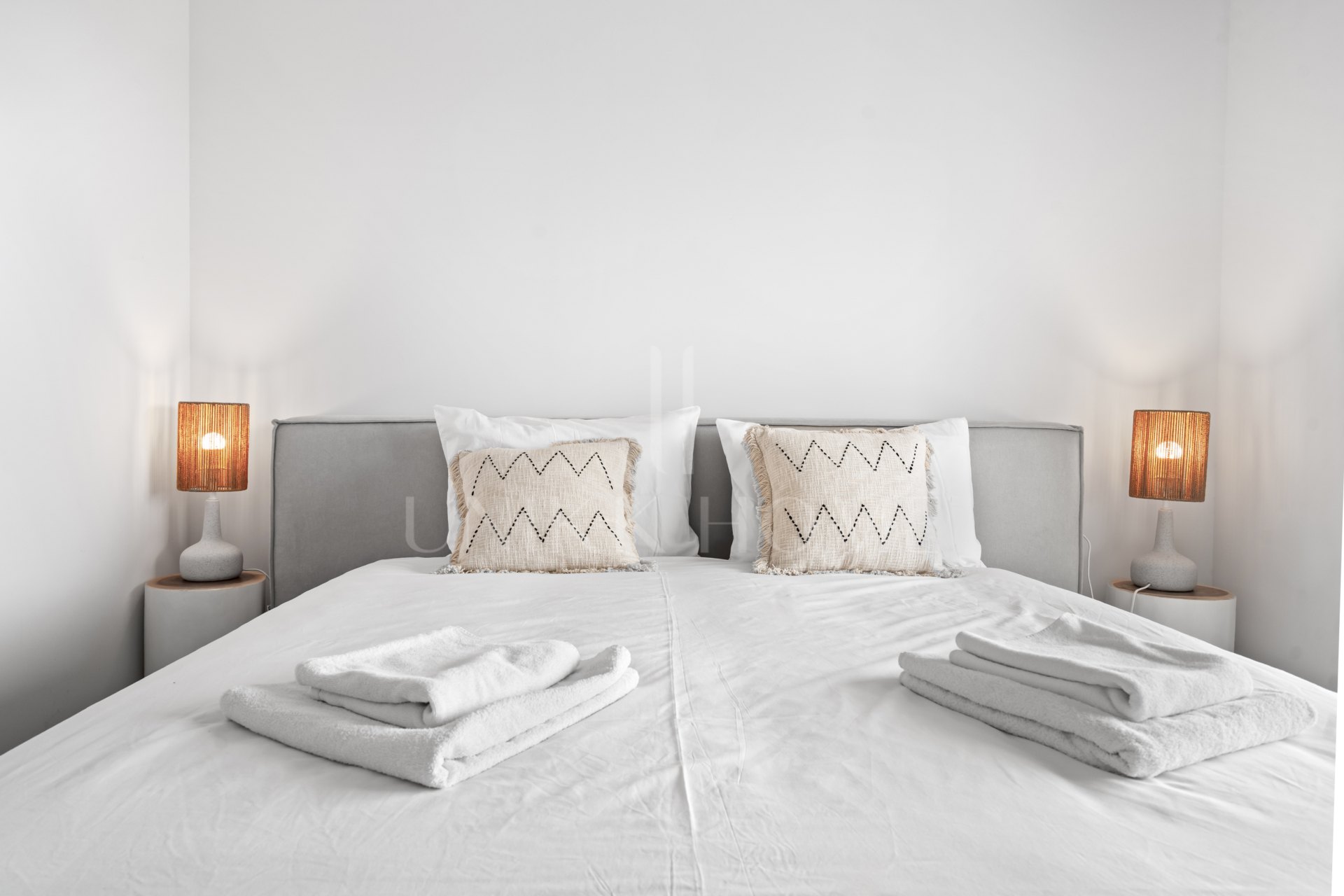 Brand New 3-Bedroom Apartment with Sea & Mountain Views – New Golden Mile
