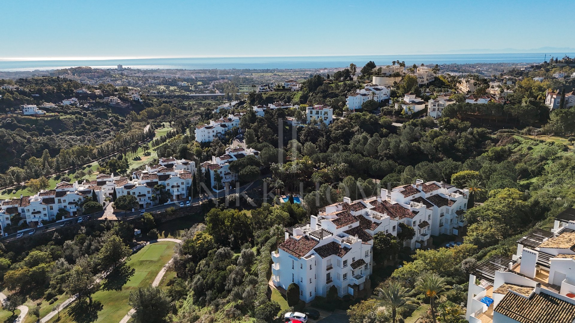 Impresionante ático dúplex con vistas panorámicas al mar y piscina privada tipo plunge en La Quinta