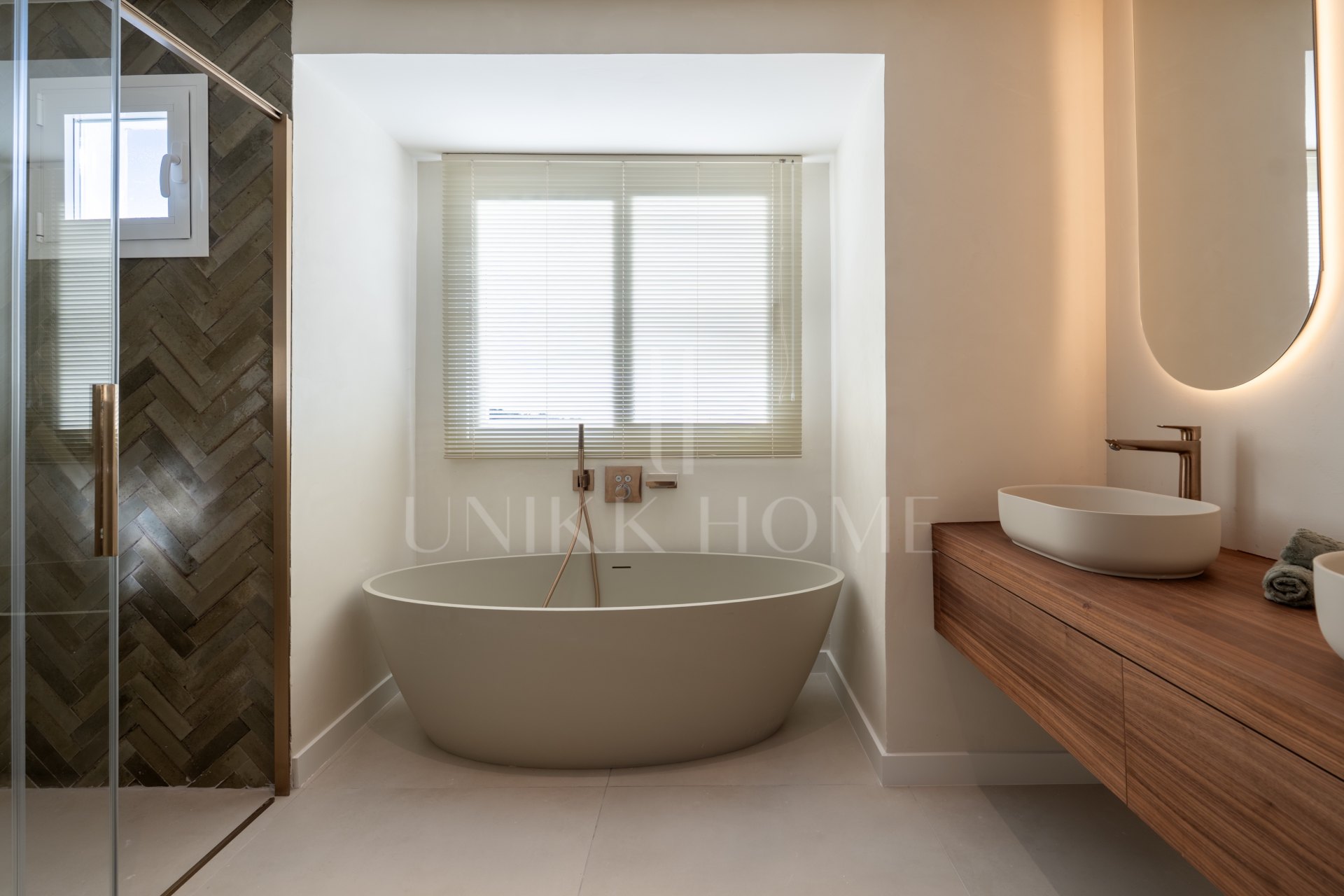 Impresionante ático dúplex con vistas panorámicas al mar y piscina privada tipo plunge en La Quinta