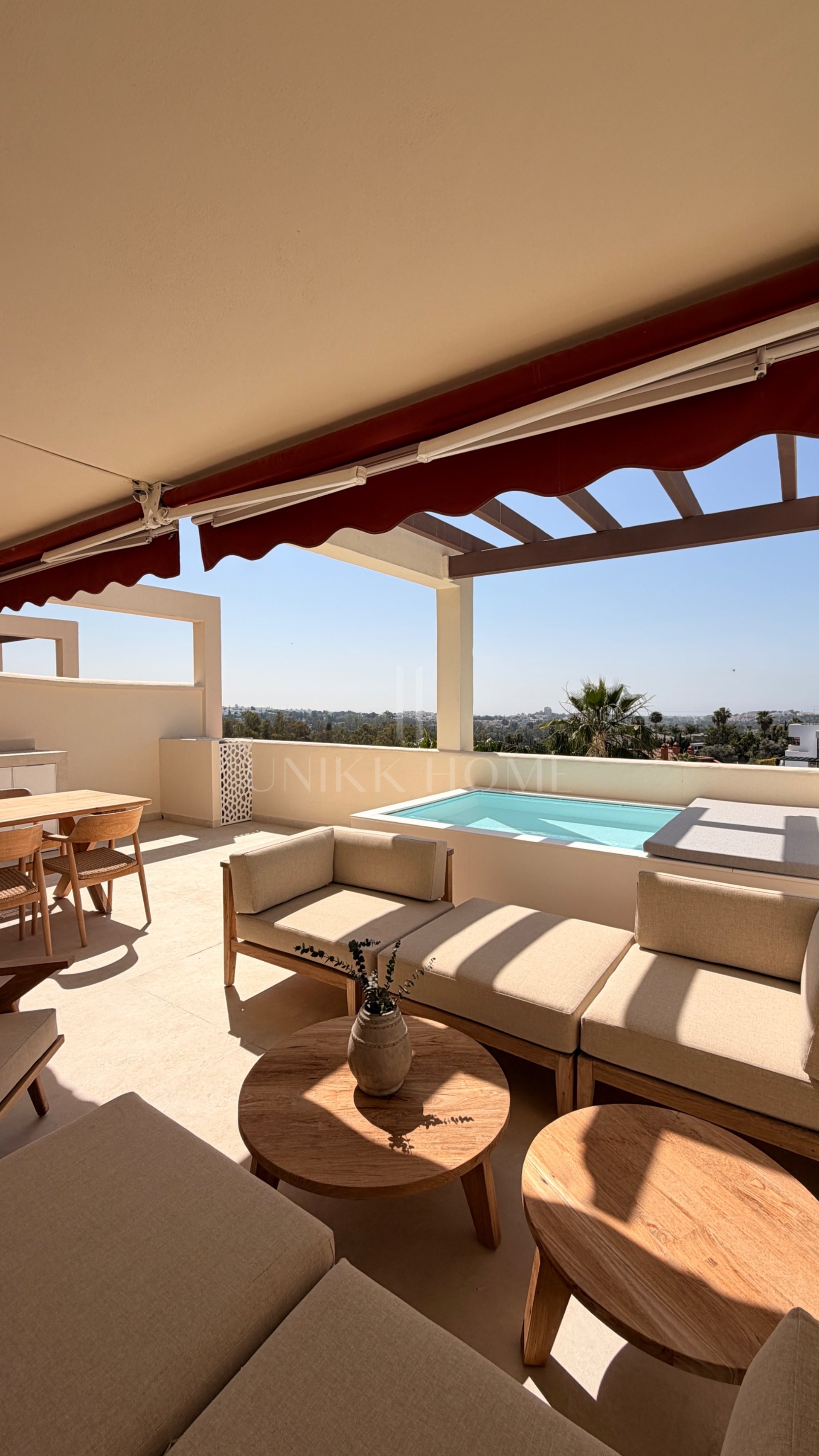 Renovated 3 Bedroom Apartment with sea & mountain views in Nueva Andalucía