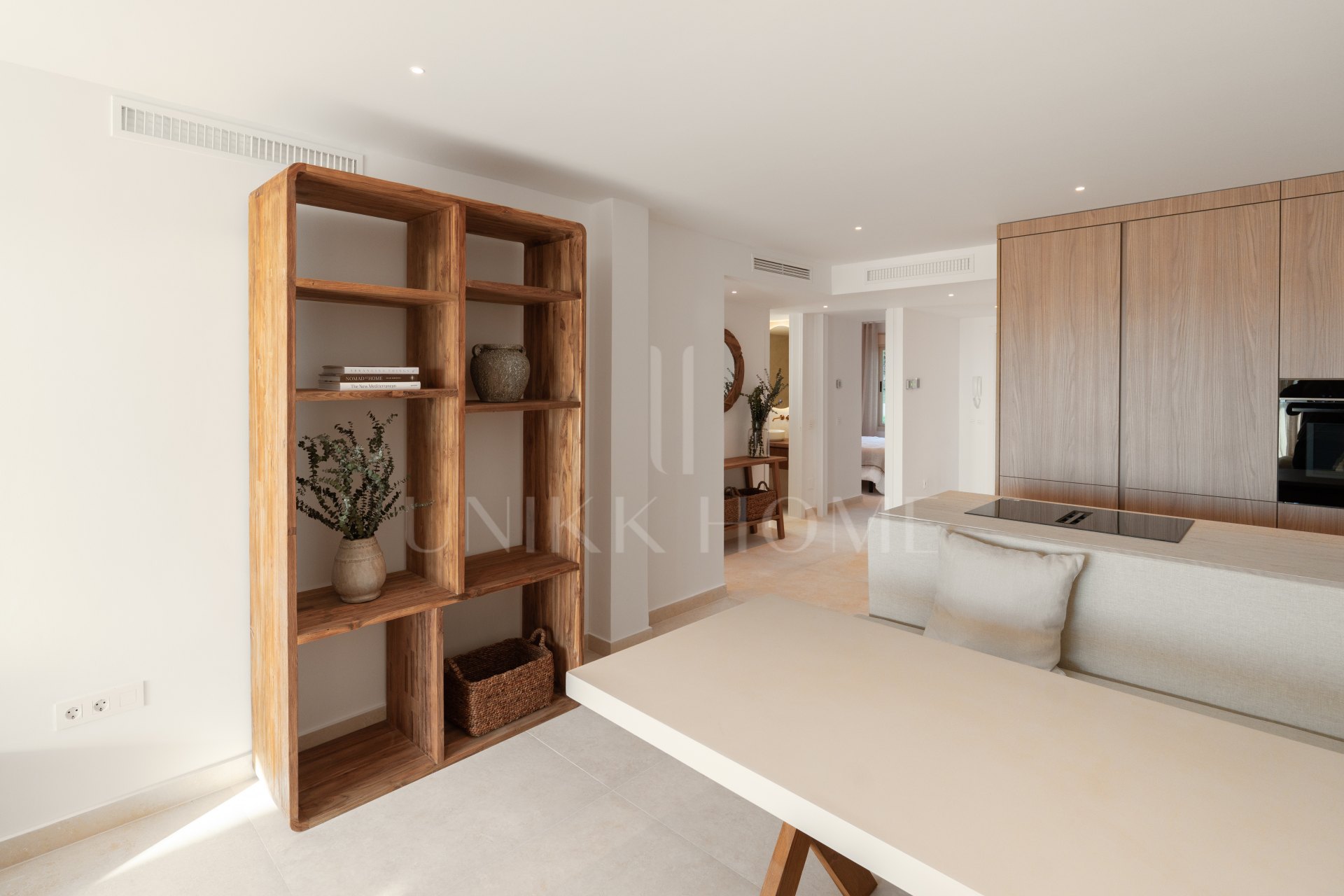 Renovated 3 Bedroom Apartment with sea & mountain views in Nueva Andalucía