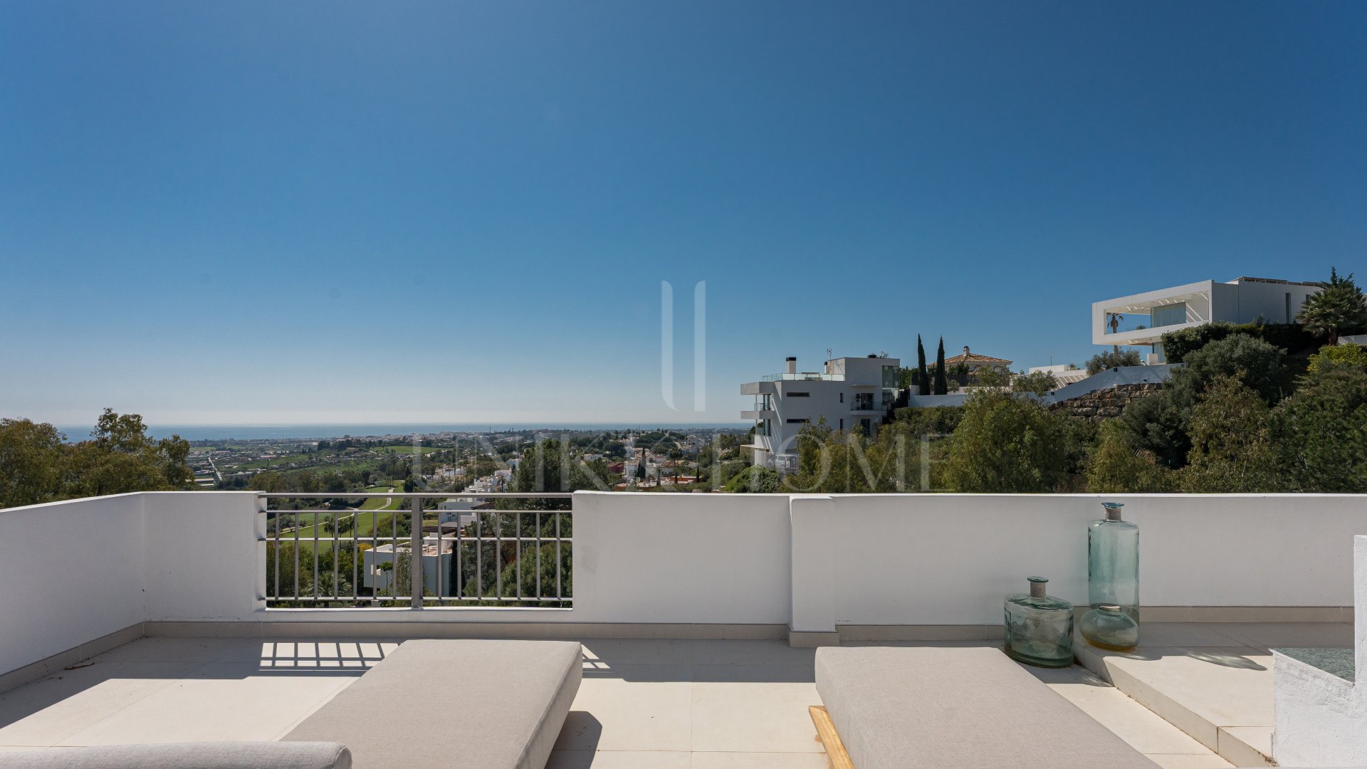 Stunning Duplex Penthouse with Private Pool and Panoramic Views in La Quinta, Benahavís