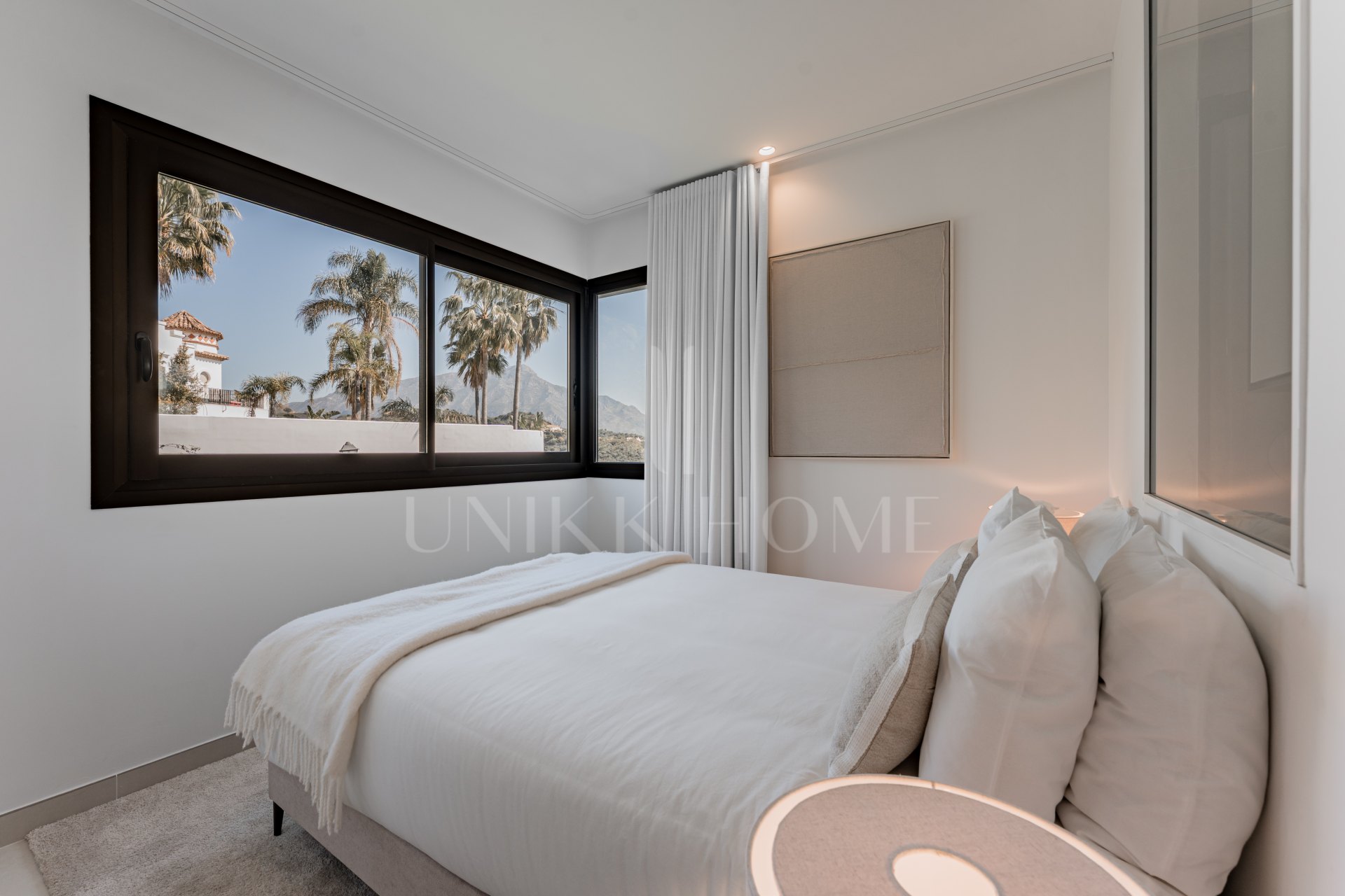 Stunning Duplex Penthouse with Private Pool and Panoramic Views in La Quinta, Benahavís