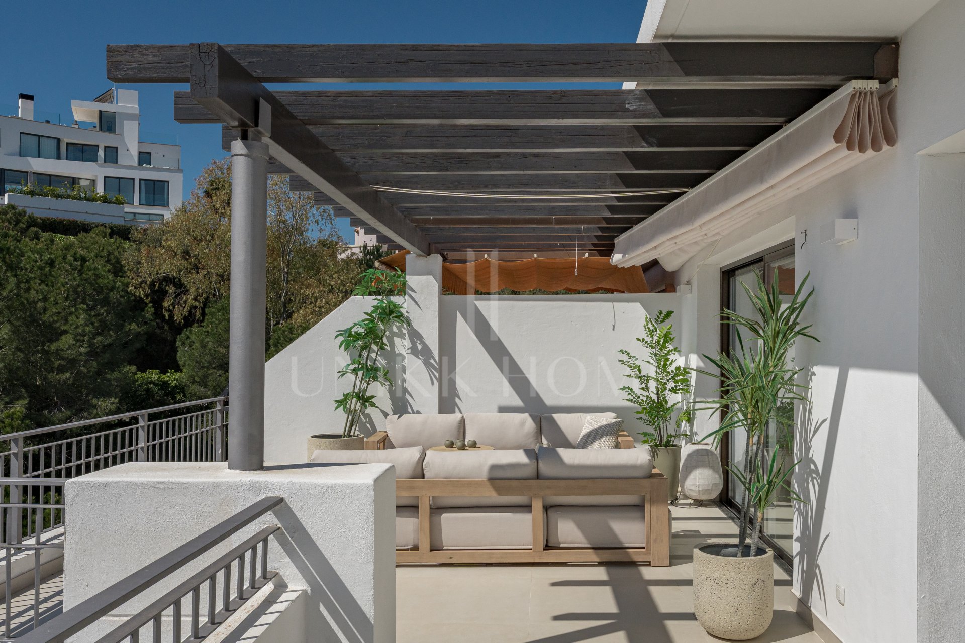 Stunning Duplex Penthouse with Private Pool and Panoramic Views in La Quinta, Benahavís