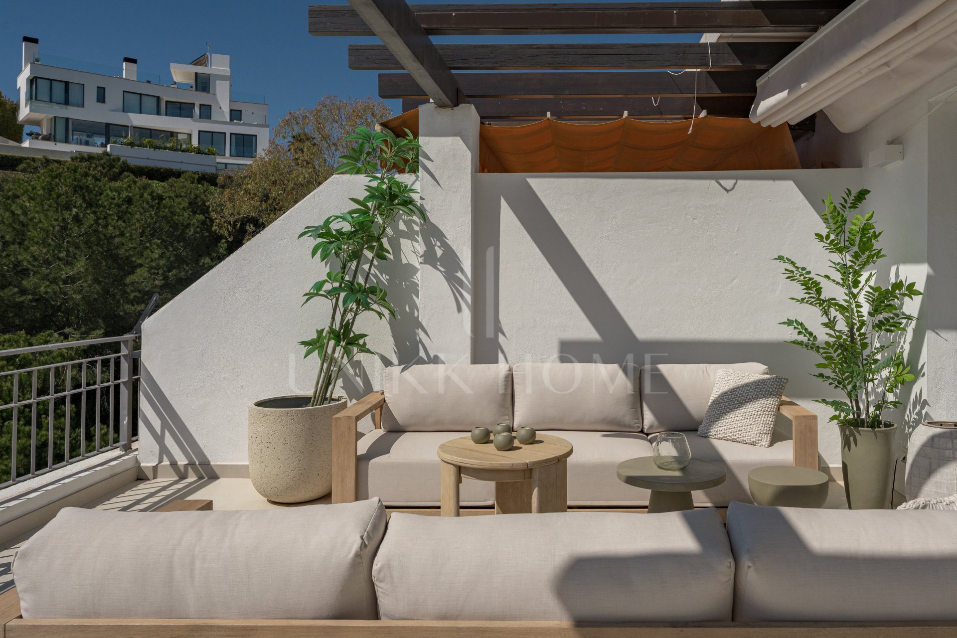 Stunning Duplex Penthouse with Private Pool and Panoramic Views in La Quinta, Benahavís