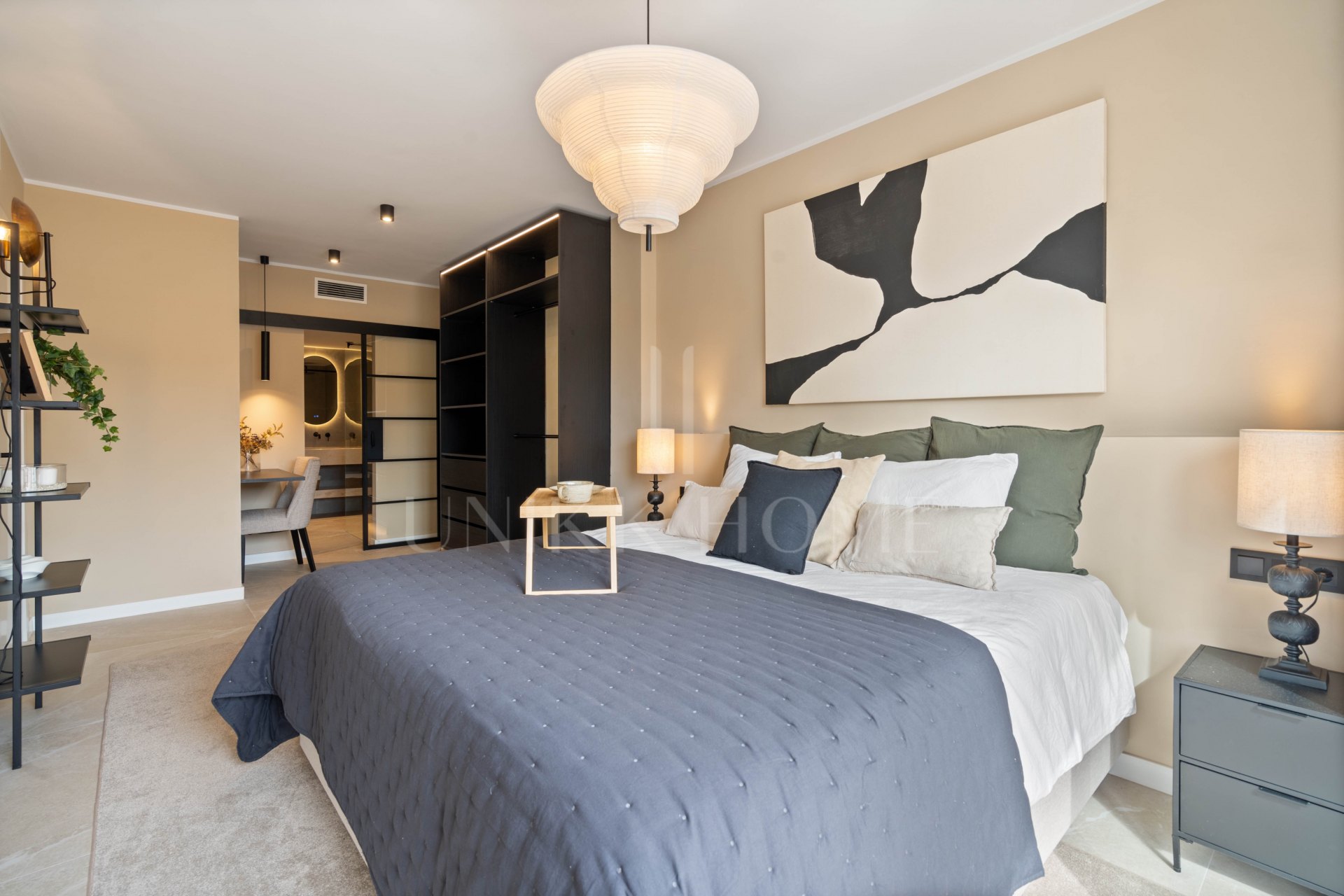 Impresionante Apartamento Reformado de 4 Dormitorios en Nueva Andalucía