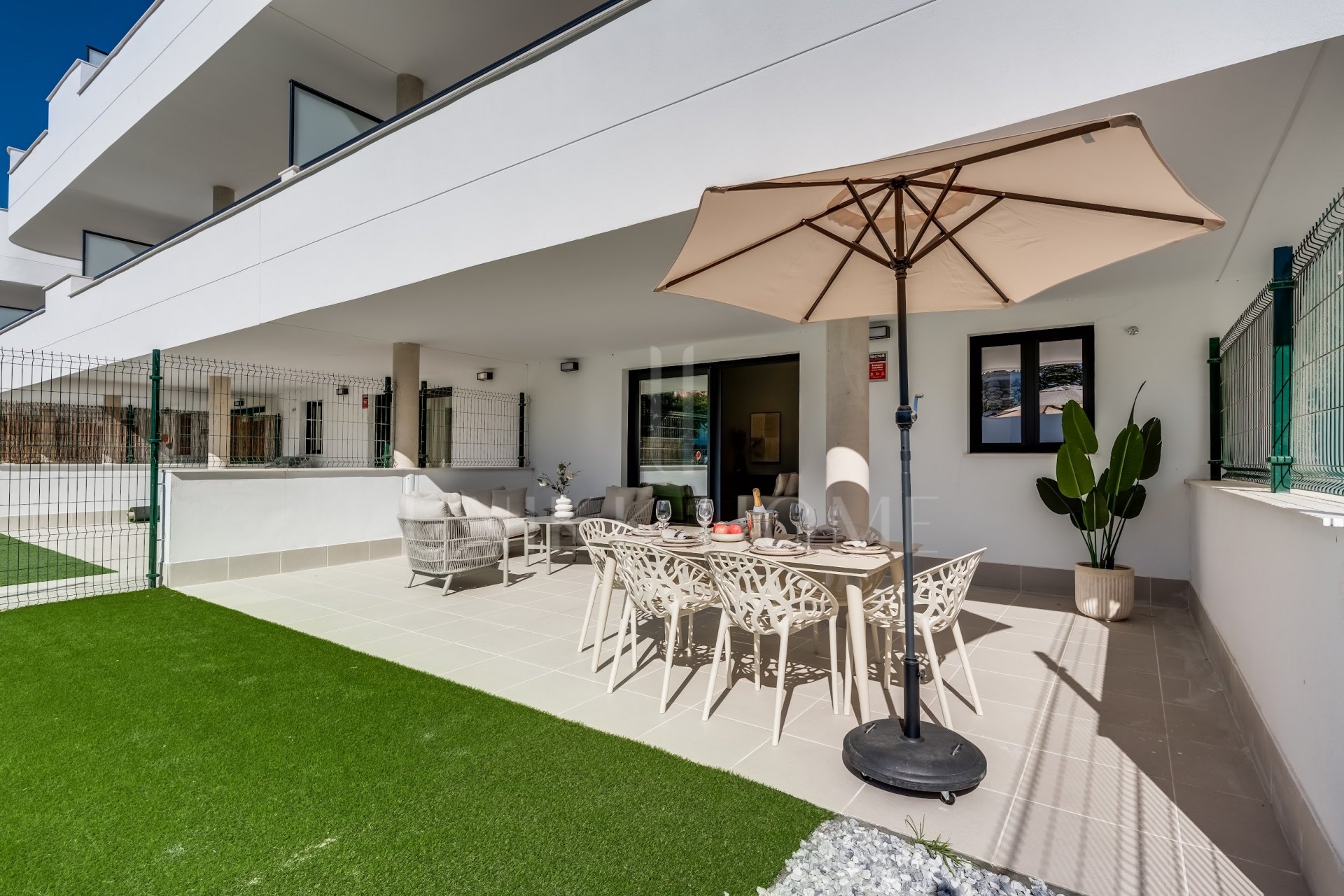 Apartamento en Planta Baja de Obra Nueva en Aranya, Estepona