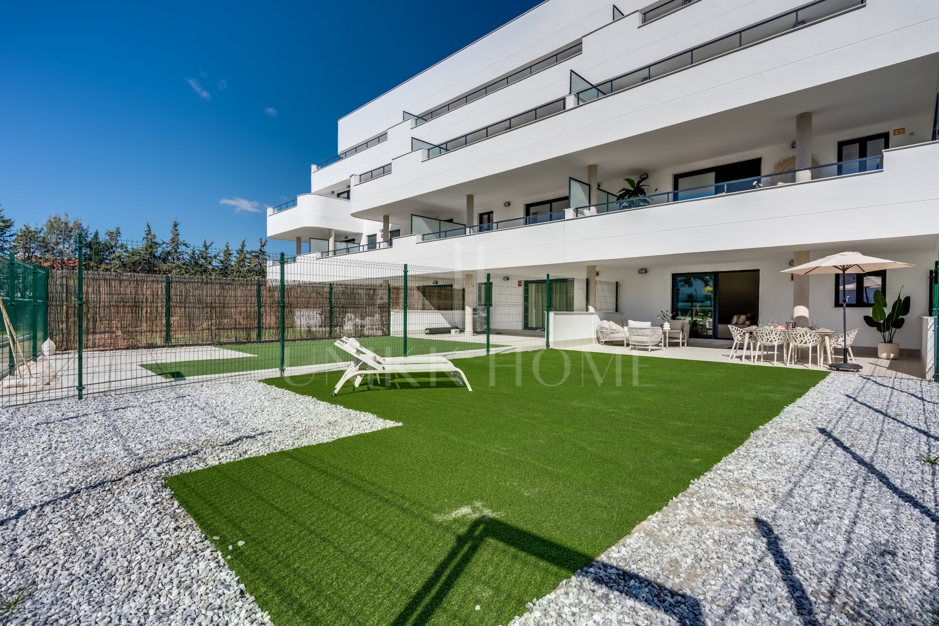 Apartamento en Planta Baja de Obra Nueva en Aranya, Estepona